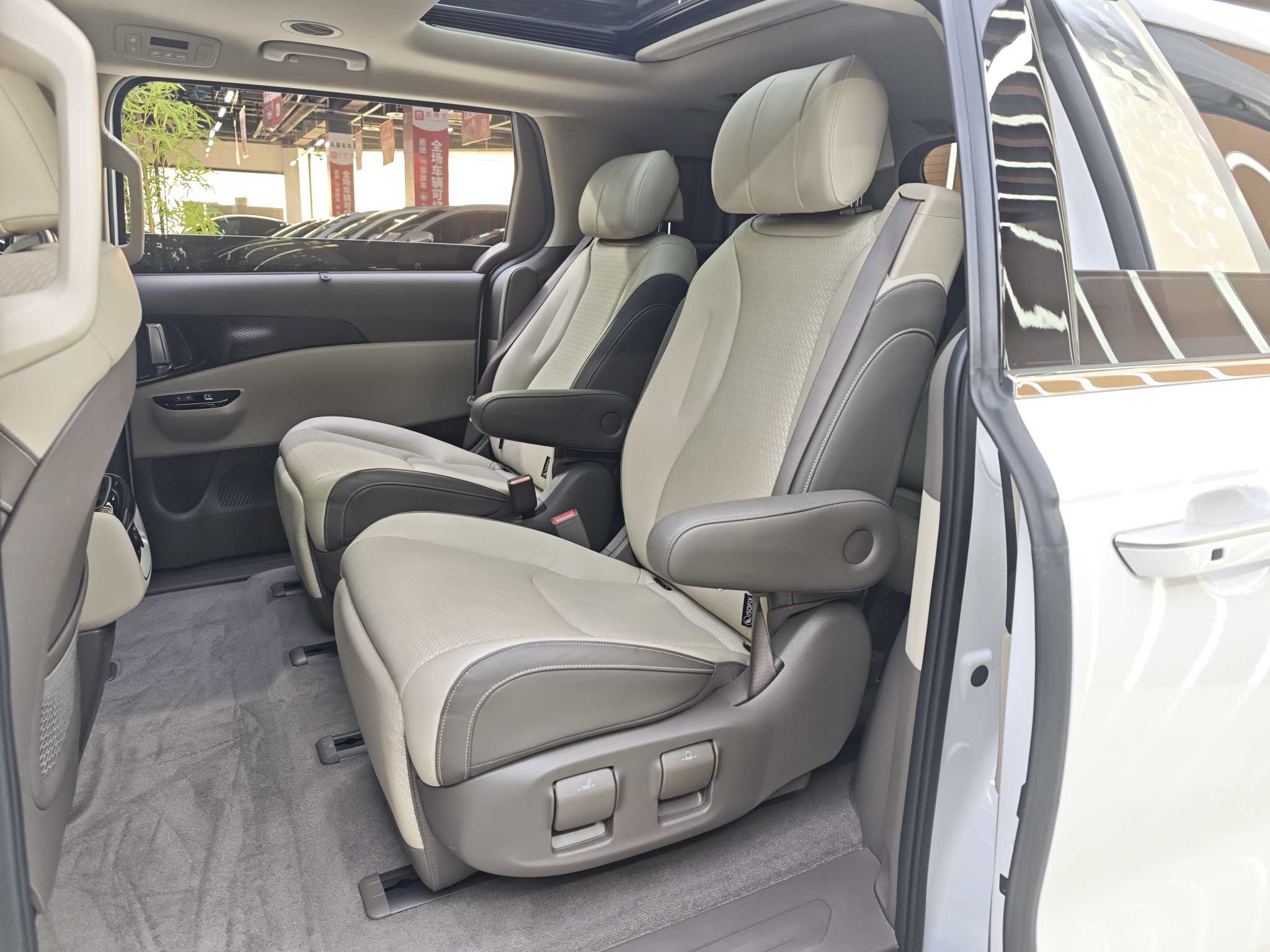 Kia Carnival 2022 immagine di auto #14