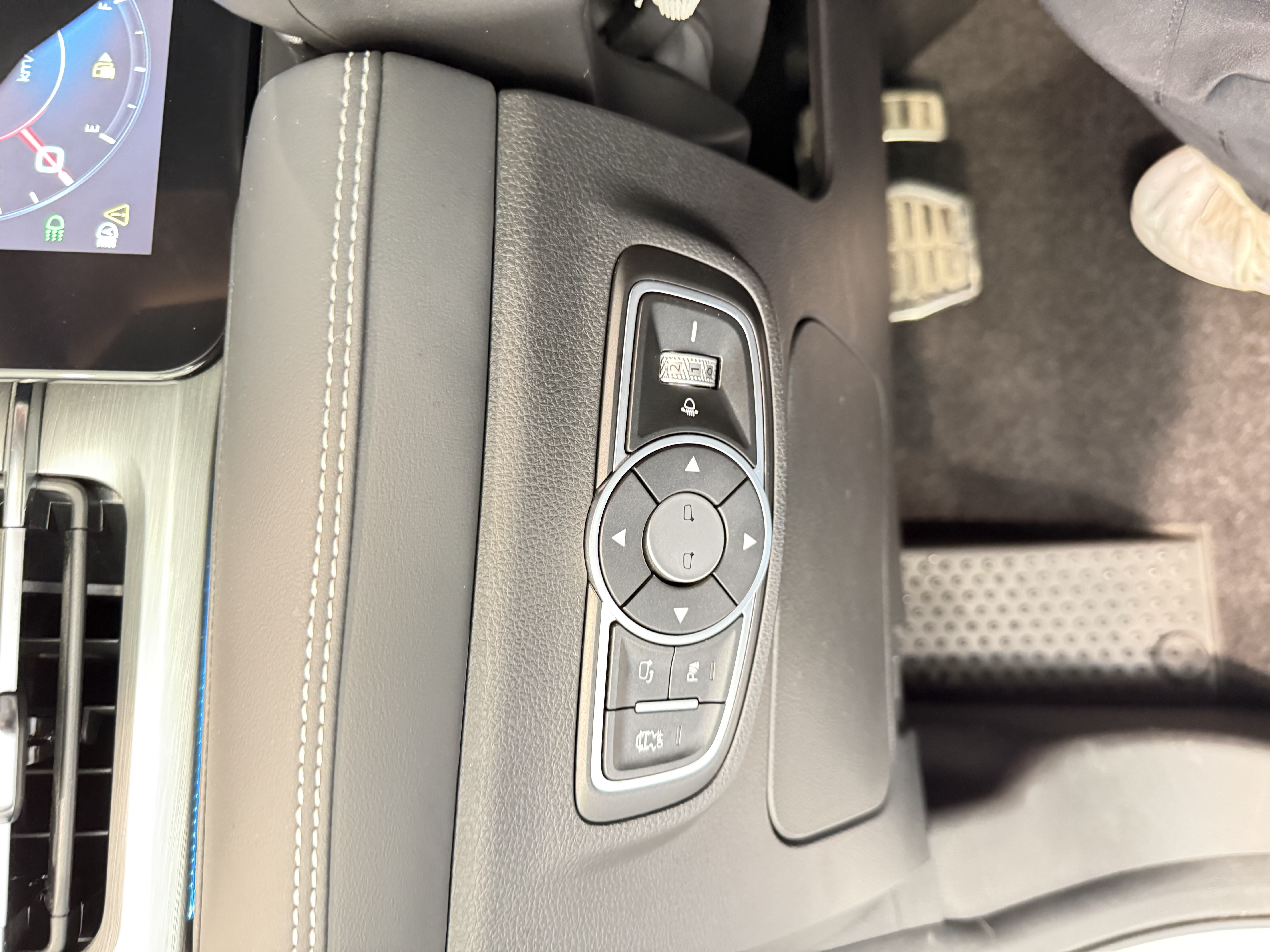 Jetour X90 PLUS 2022 immagine di auto #14