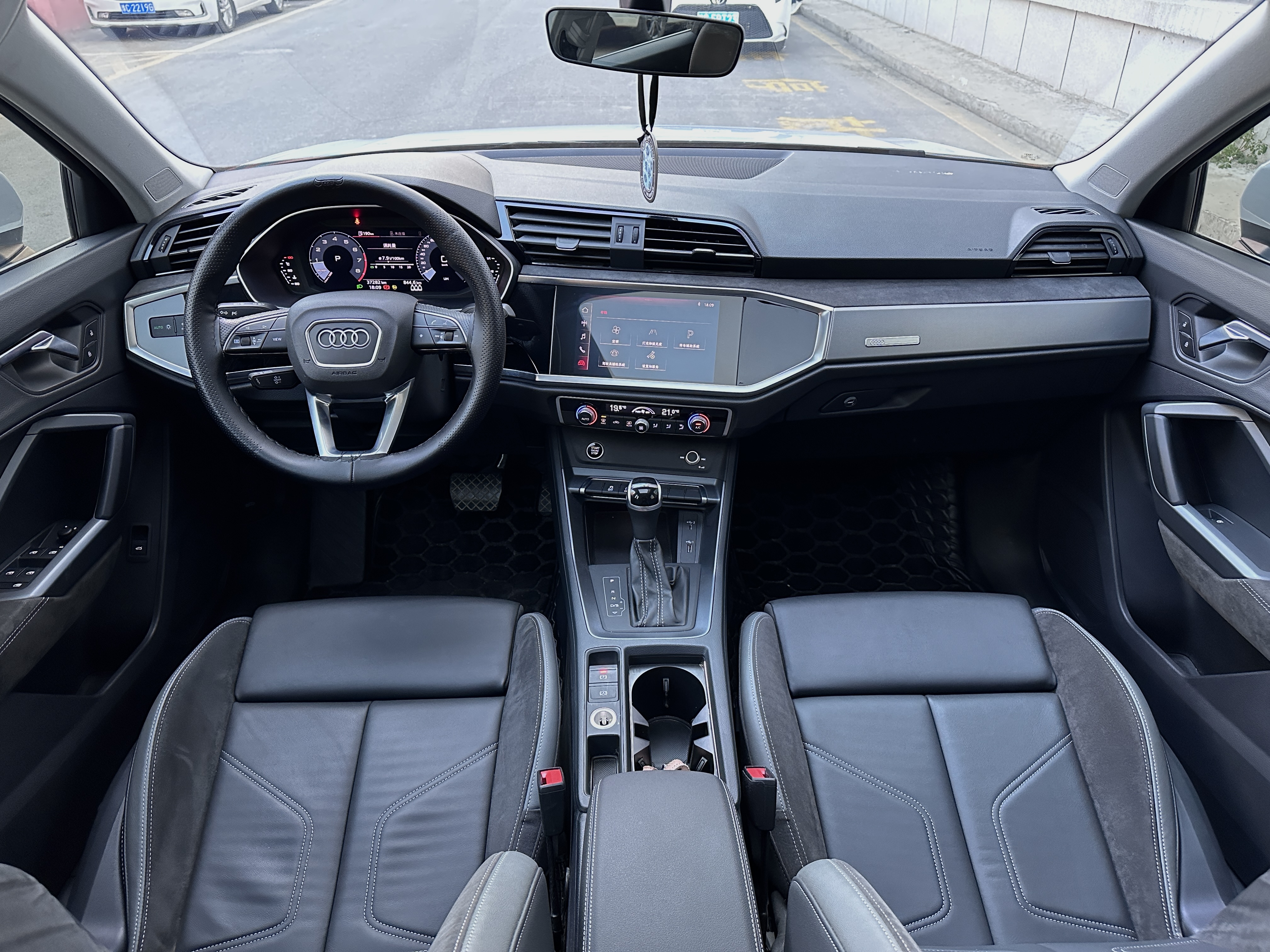 Audi Q3 Sportback 2022 изображение автомобиля #14