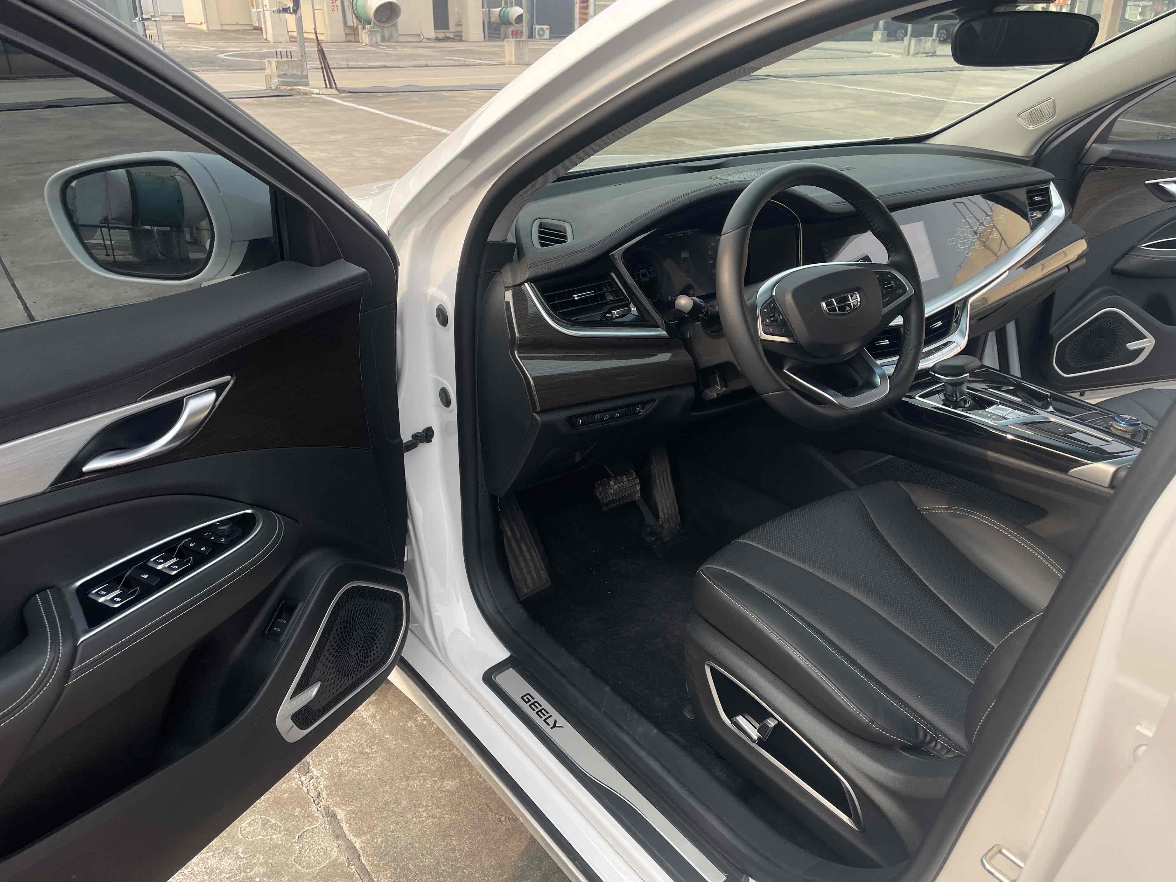 GEELY Ulion New Energy 2021 #14 GEELY Ulion New Energy 2021 car image #14