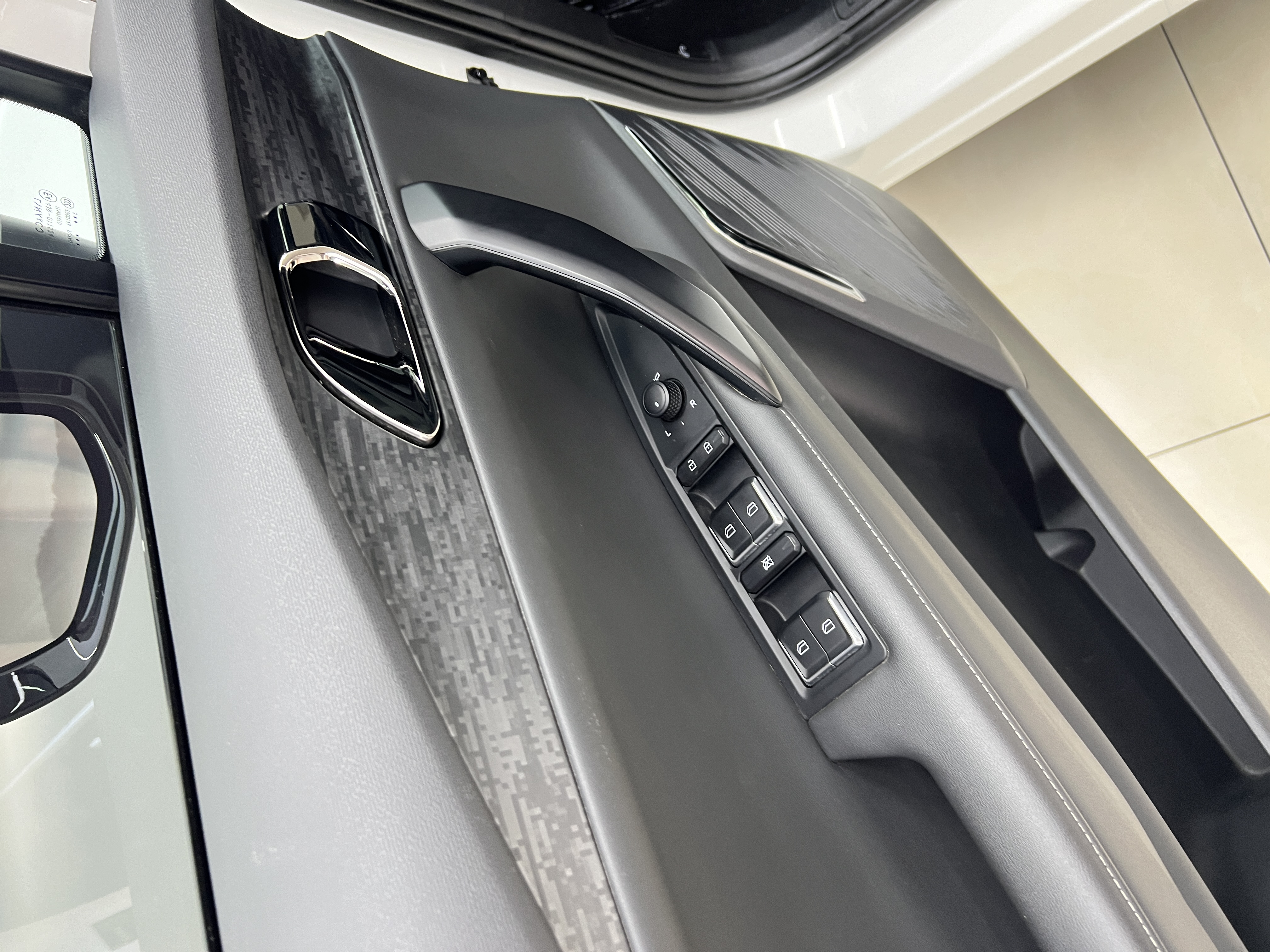 Lynk & Co 06 2023 car image #14
