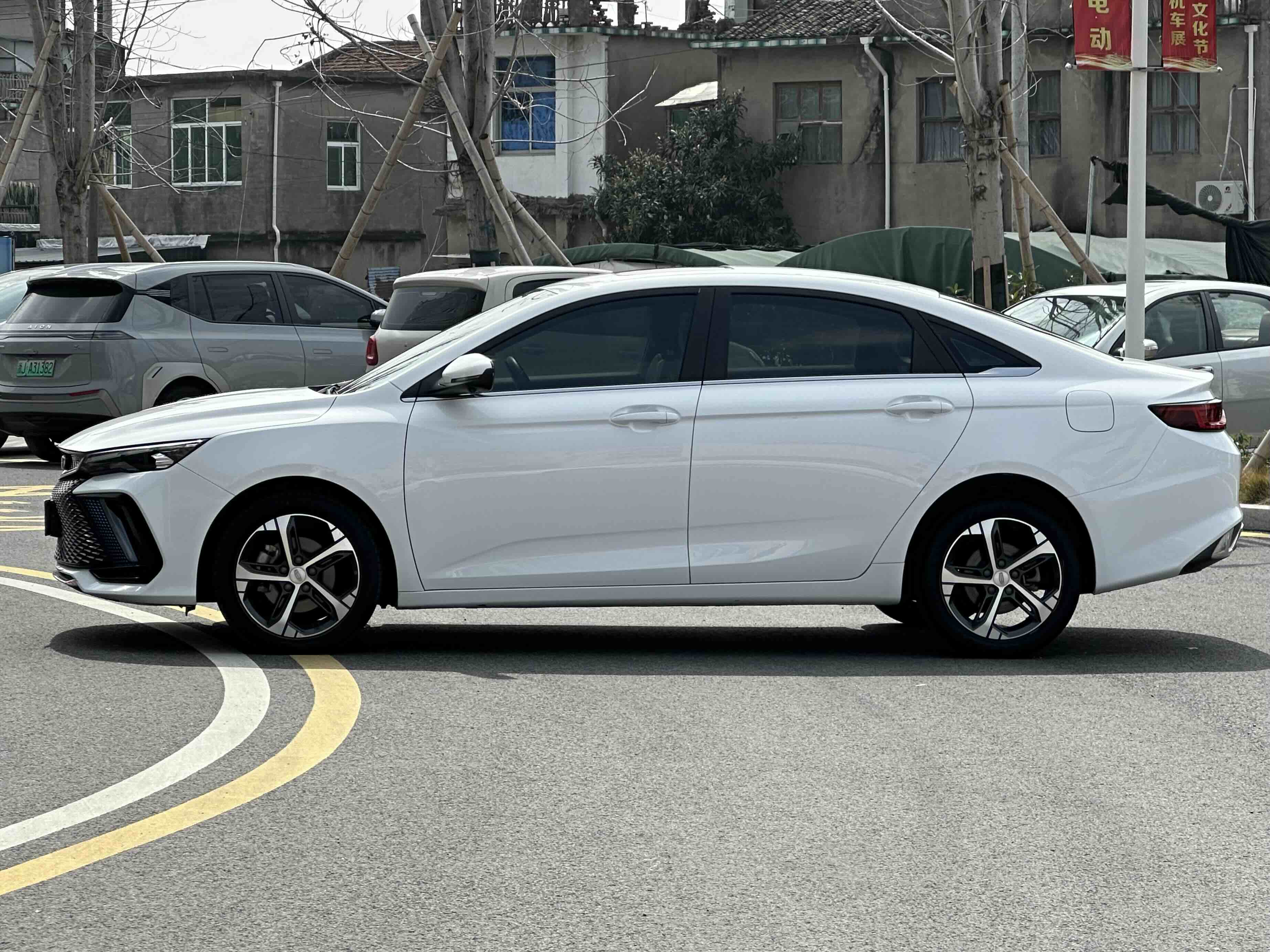 GEELY Emgrand L 2022 صورة سيارة #14