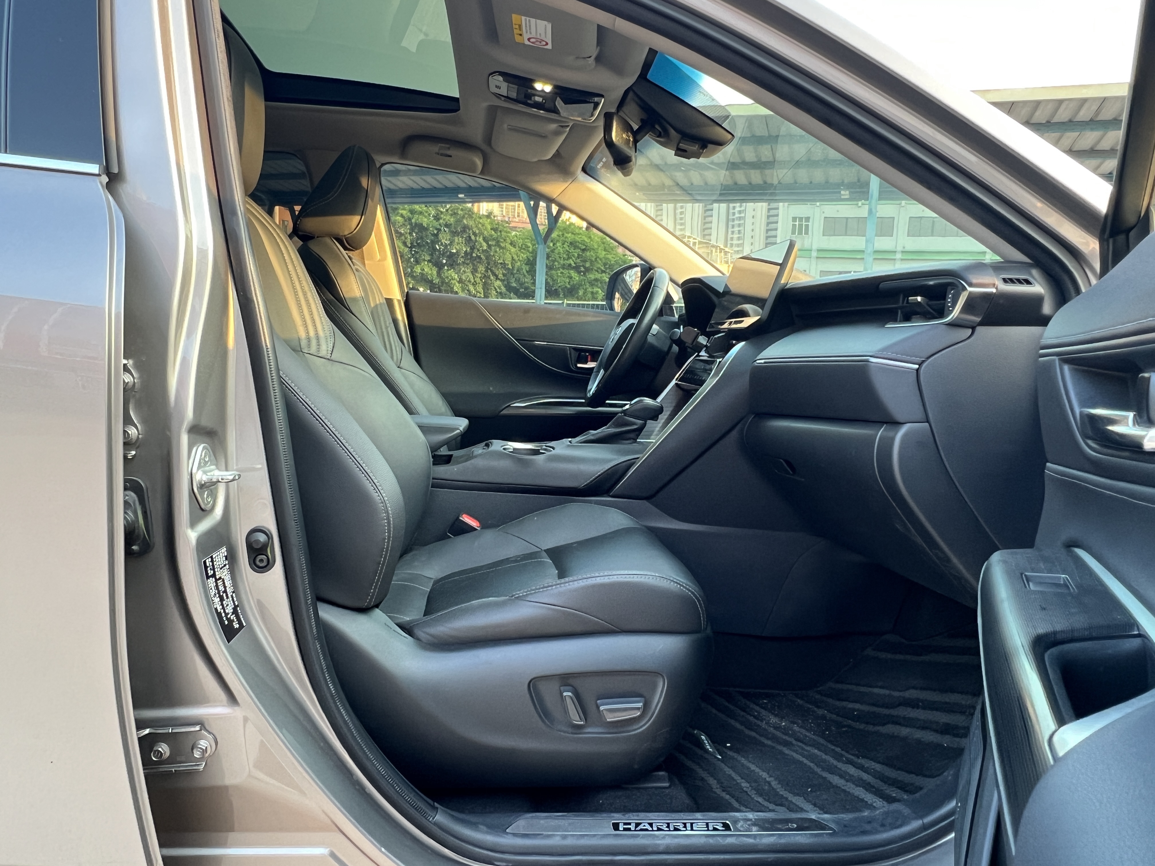 Toyota Harrier 2022 car image #14