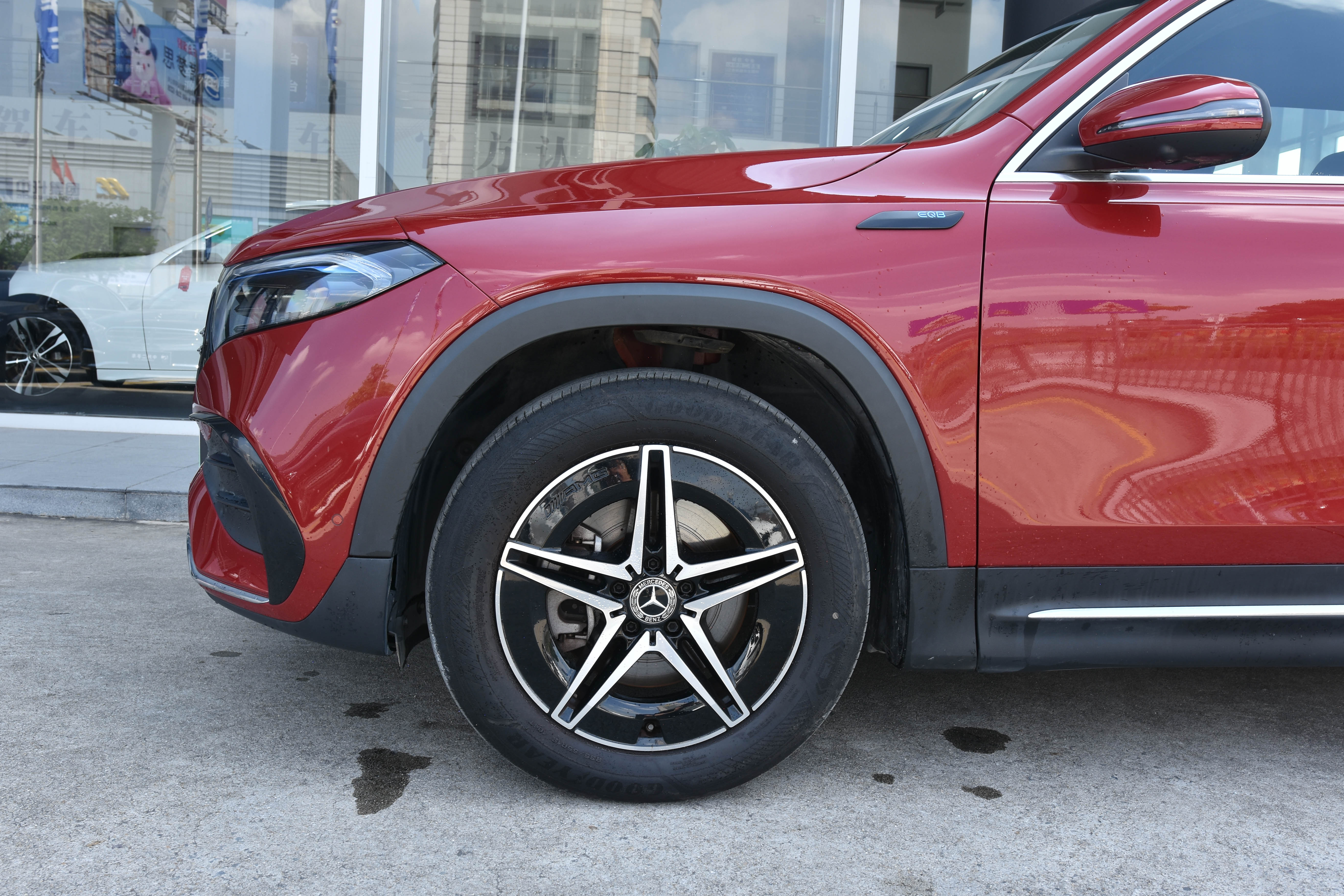 Mercedes-Benz EQB Class 2025 #14 Mercedes-Benz EQB Class 2025 car image #14