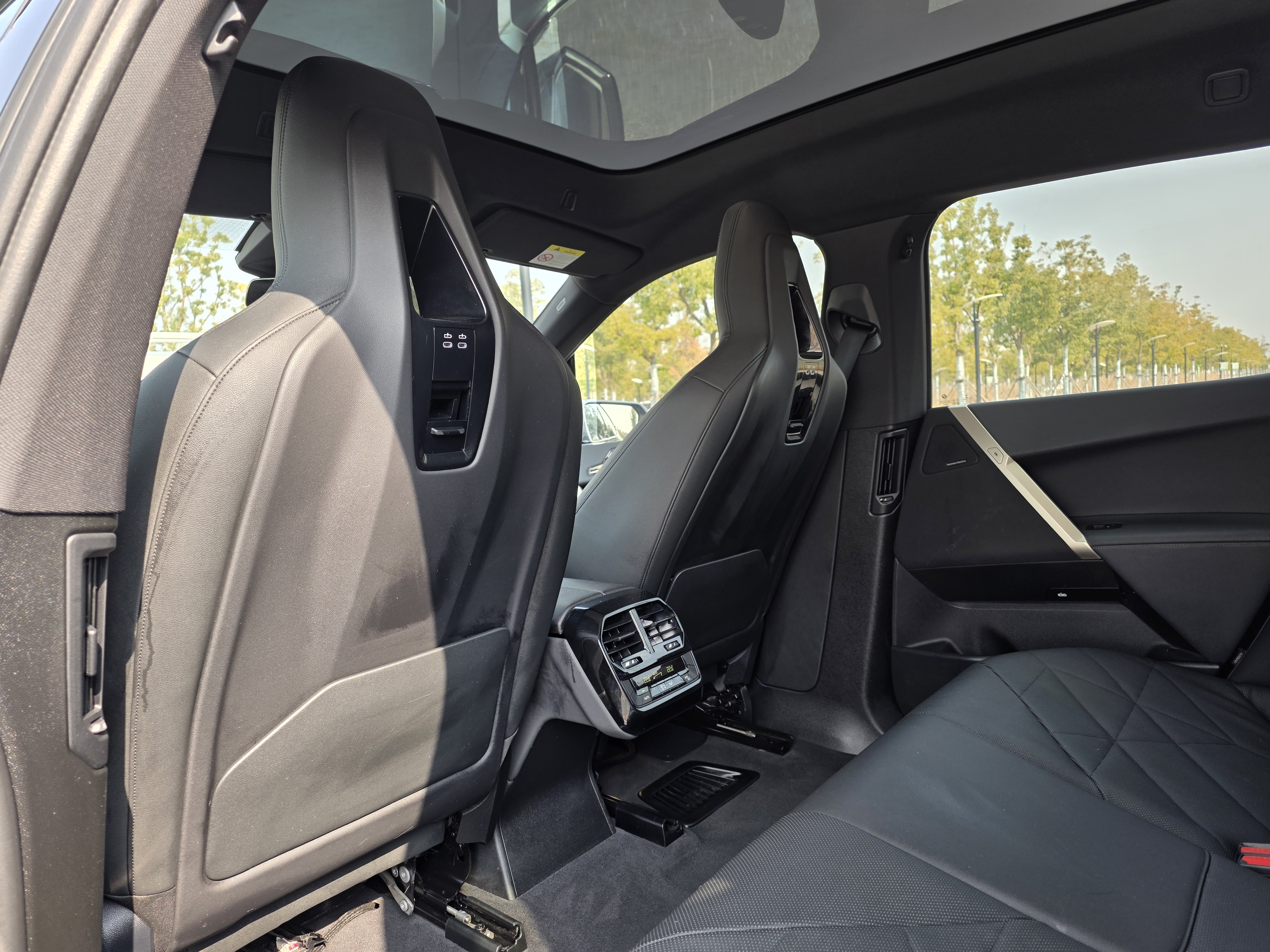 BMW iX 2022 #14 BMW iX 2022 car image #14