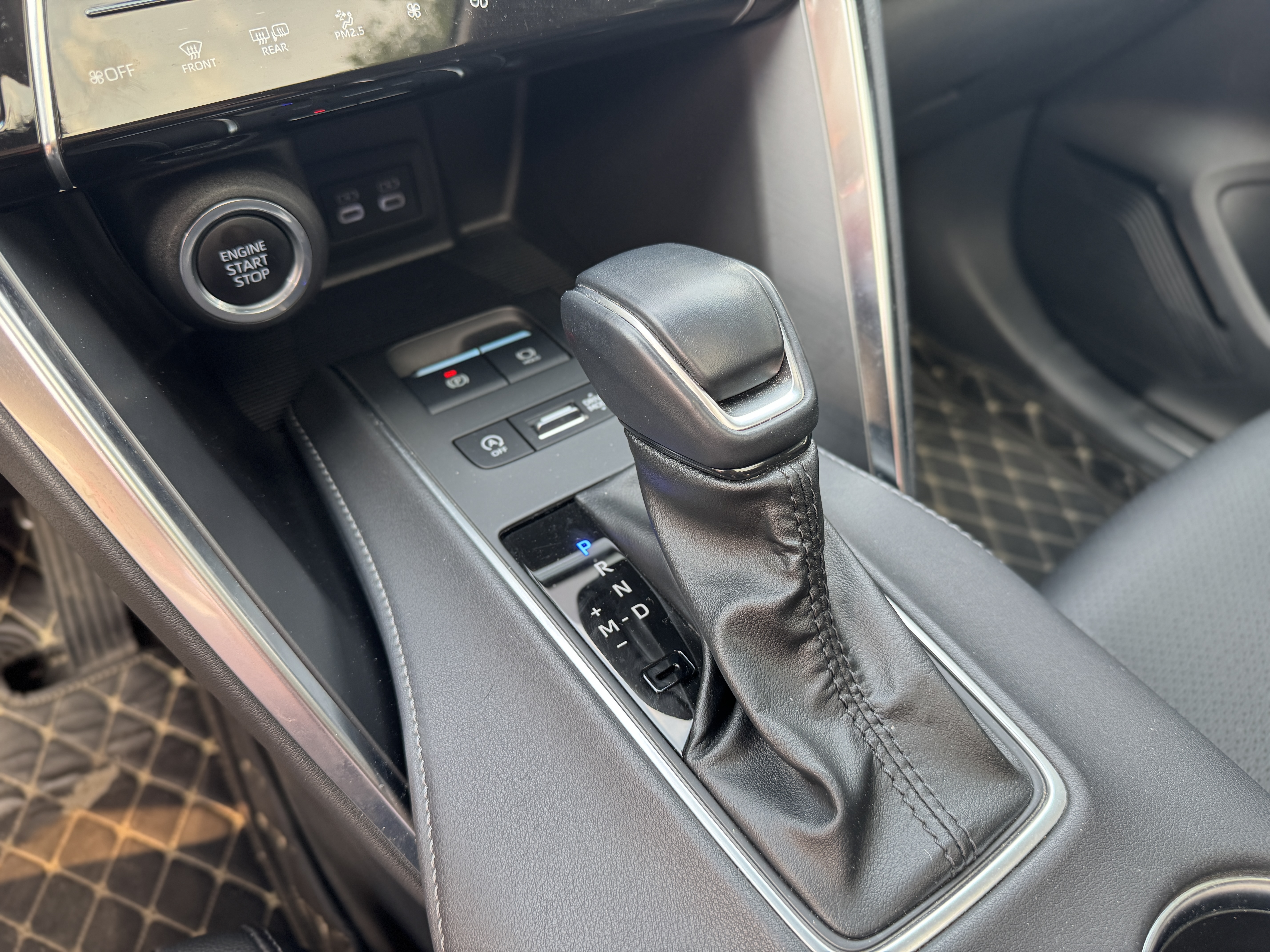 Toyota Venza 2024 car image #14