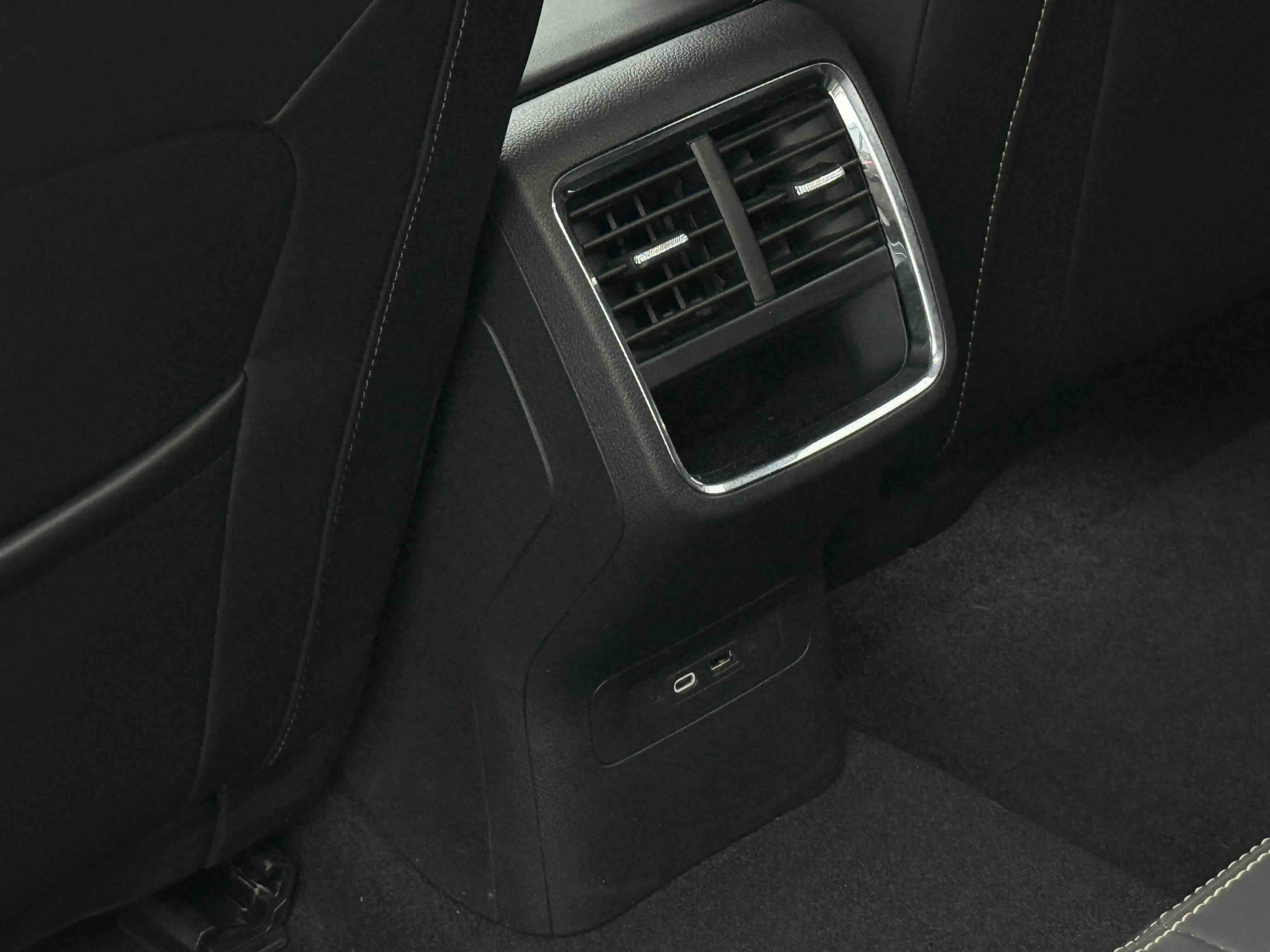 Skoda Octavia 2022 #14 Skoda Octavia 2022 car image #14