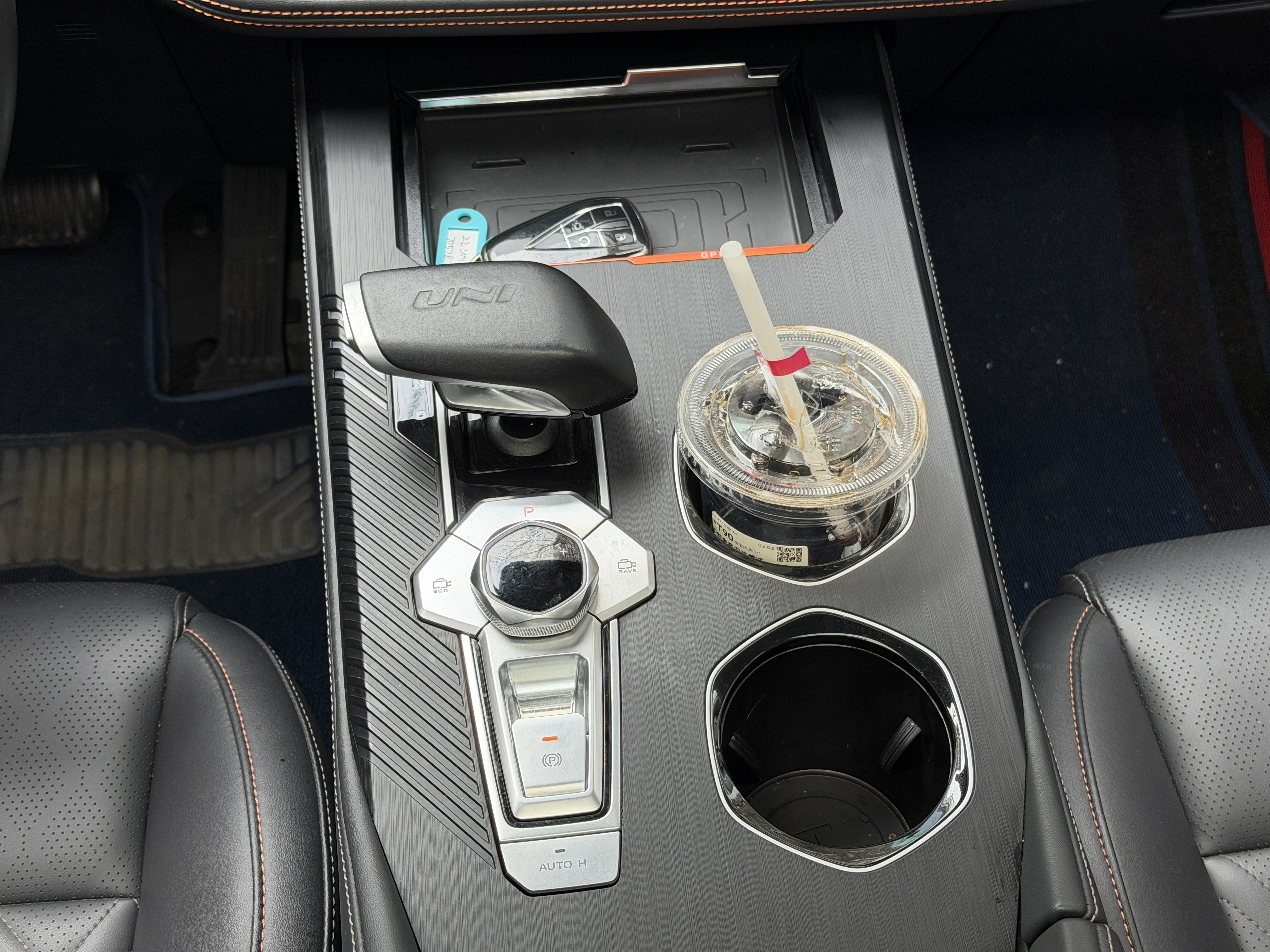 Changan UNI-K iDD 2022 car image #14