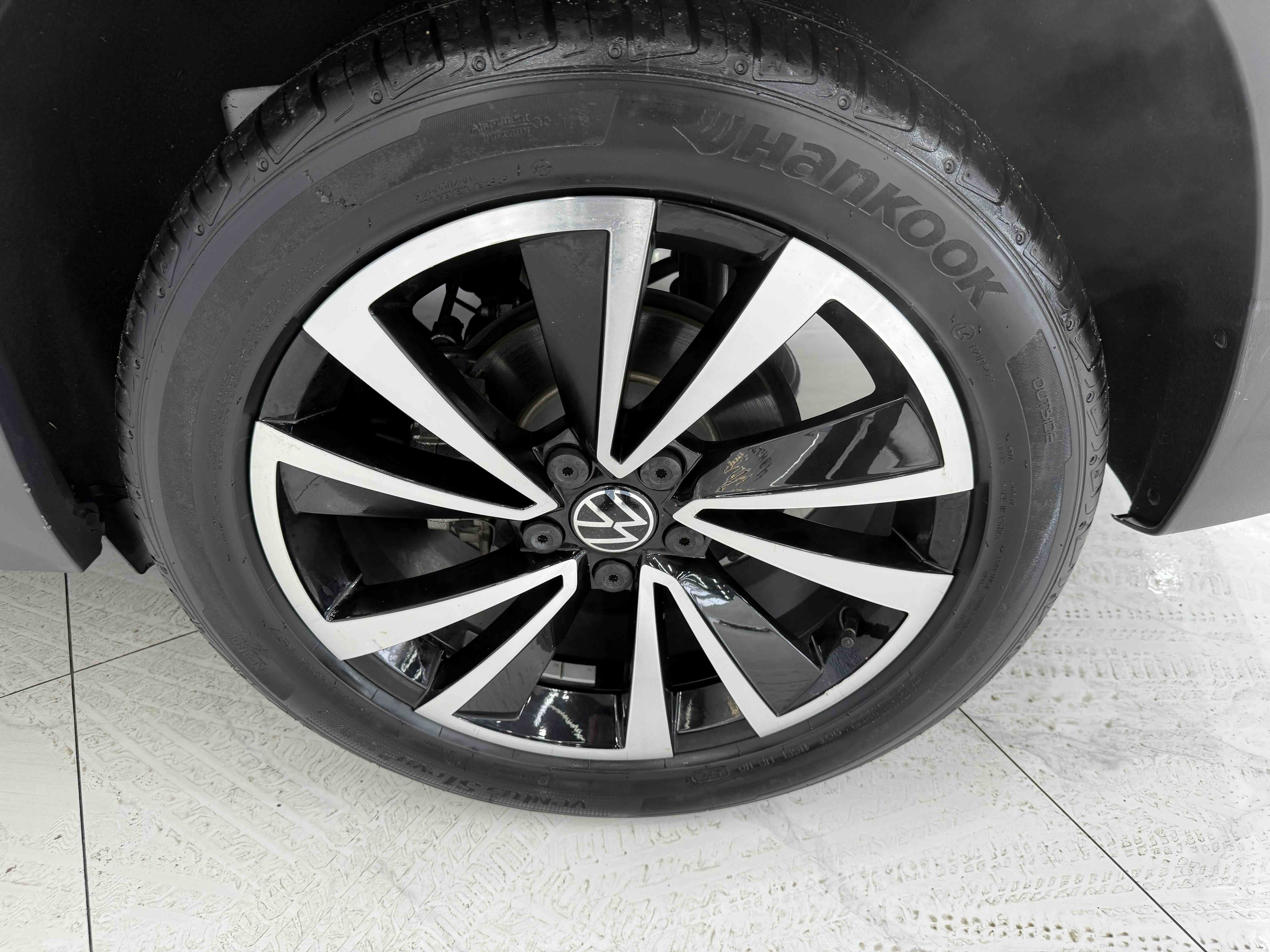 Volkswagen Tharu 2022 car image #14