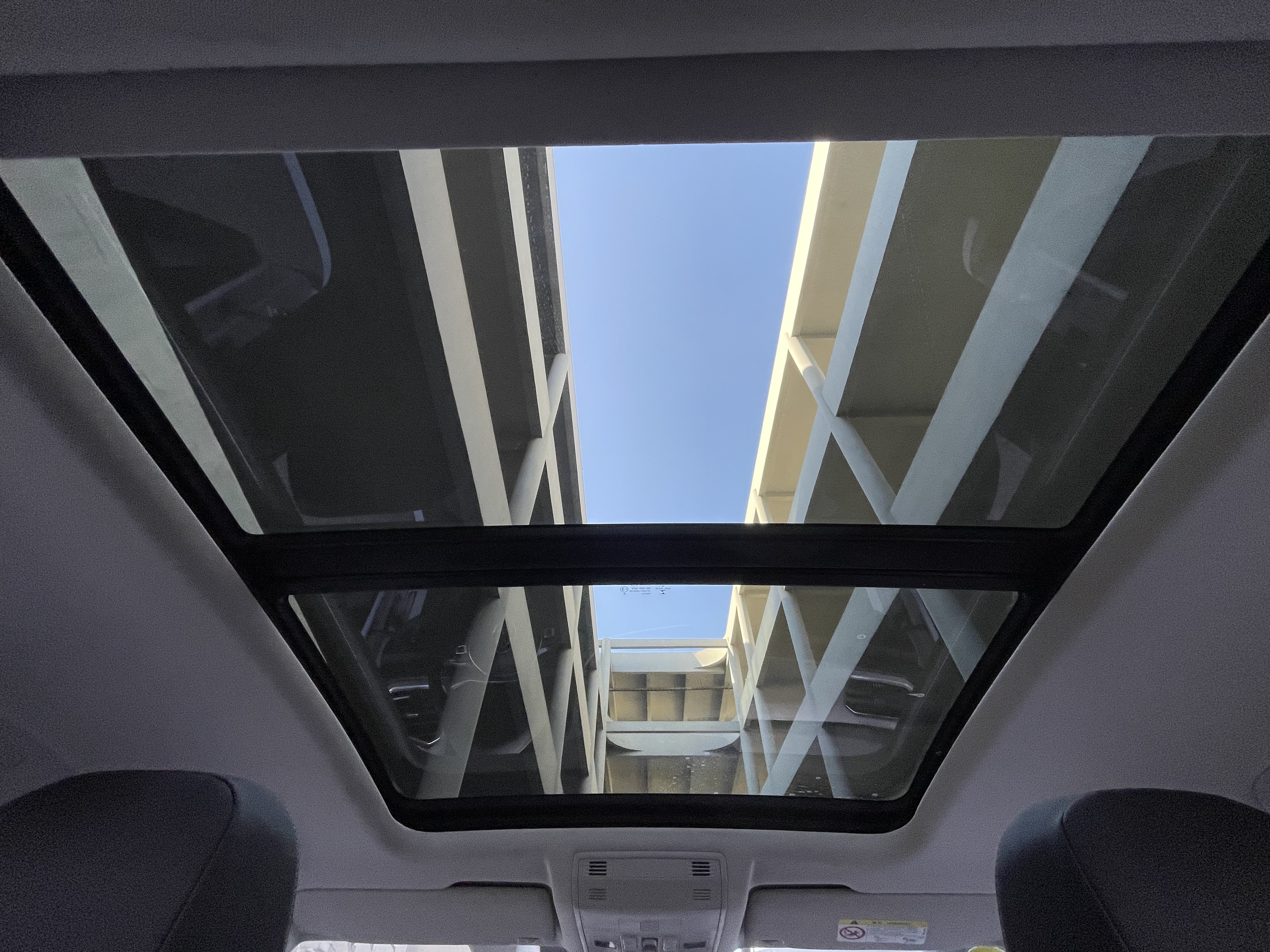 Volkswagen T-Roc 2022 car image #14