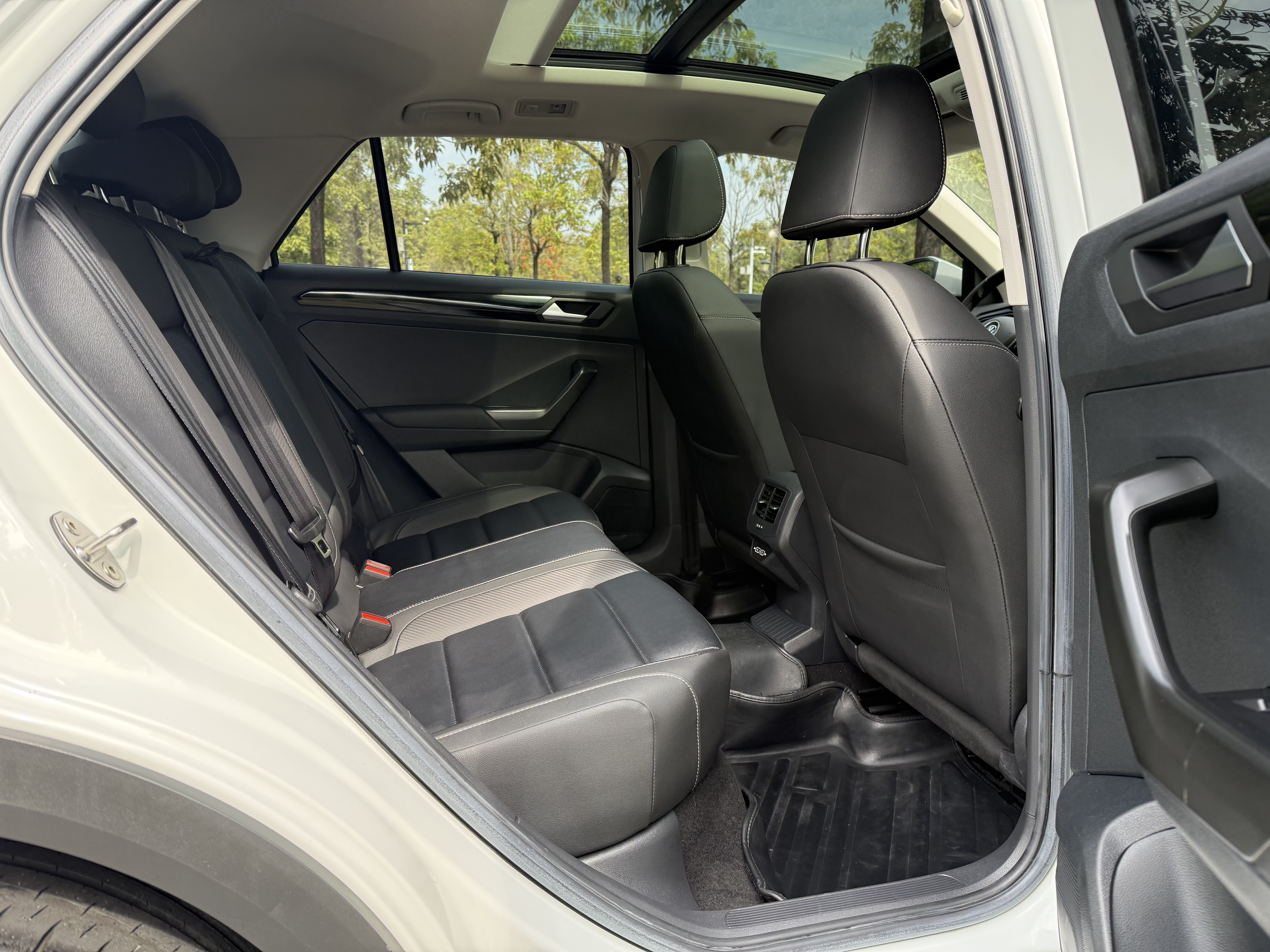 Volkswagen T-Roc 2022 #14 Volkswagen T-Roc 2022 car image #14