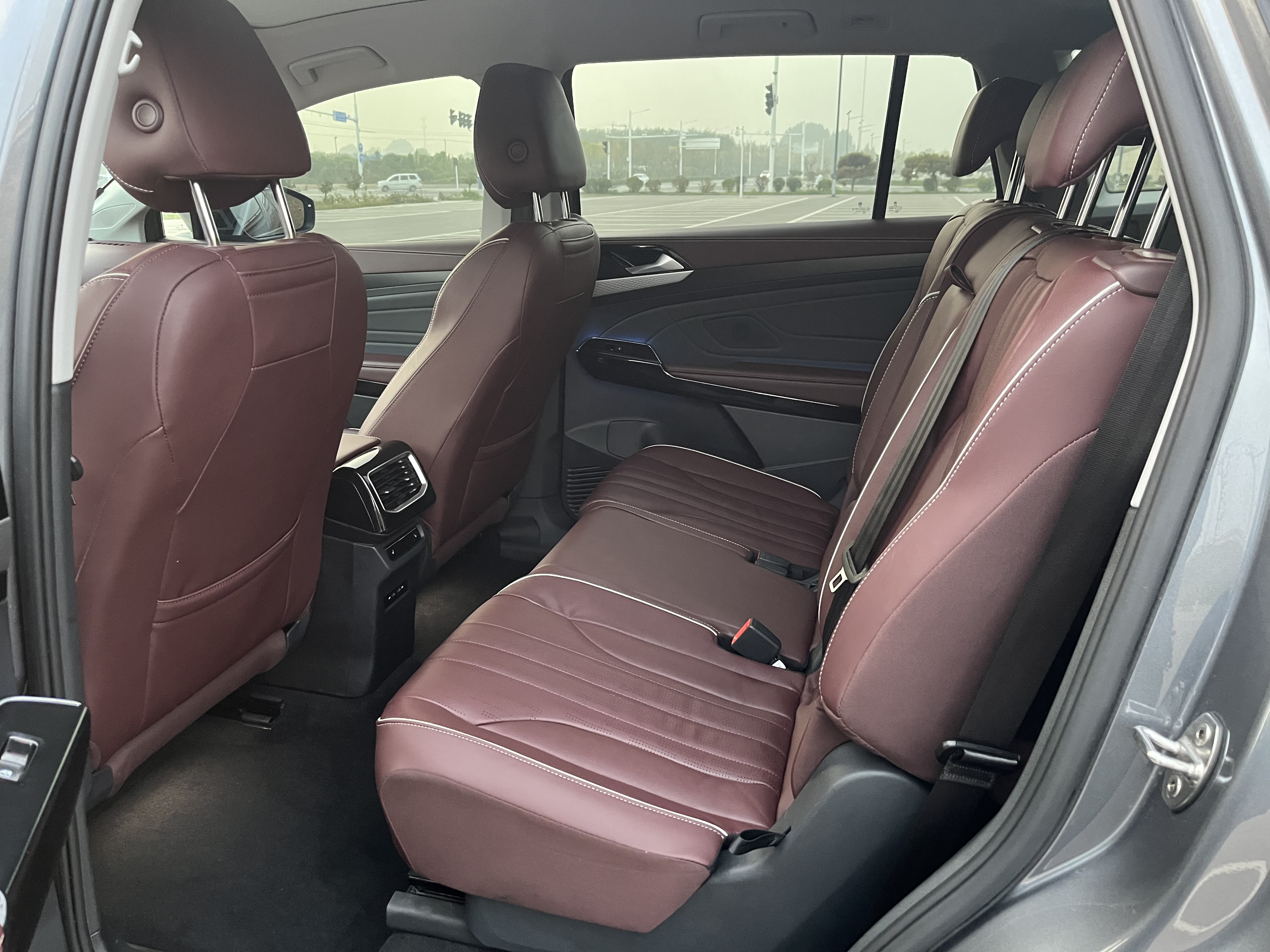 Volkswagen ID.6 X 2023 car image #14