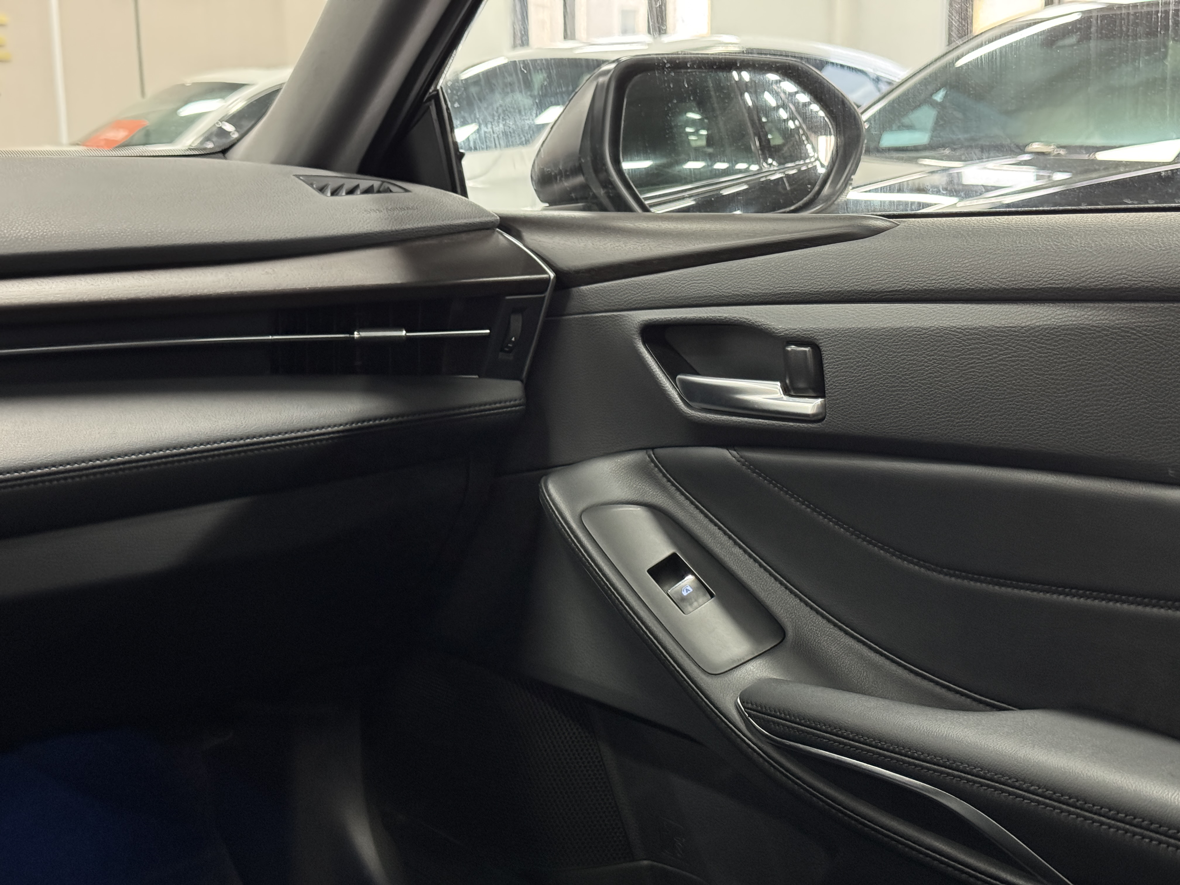 Toyota Avalon 2022 car image #14