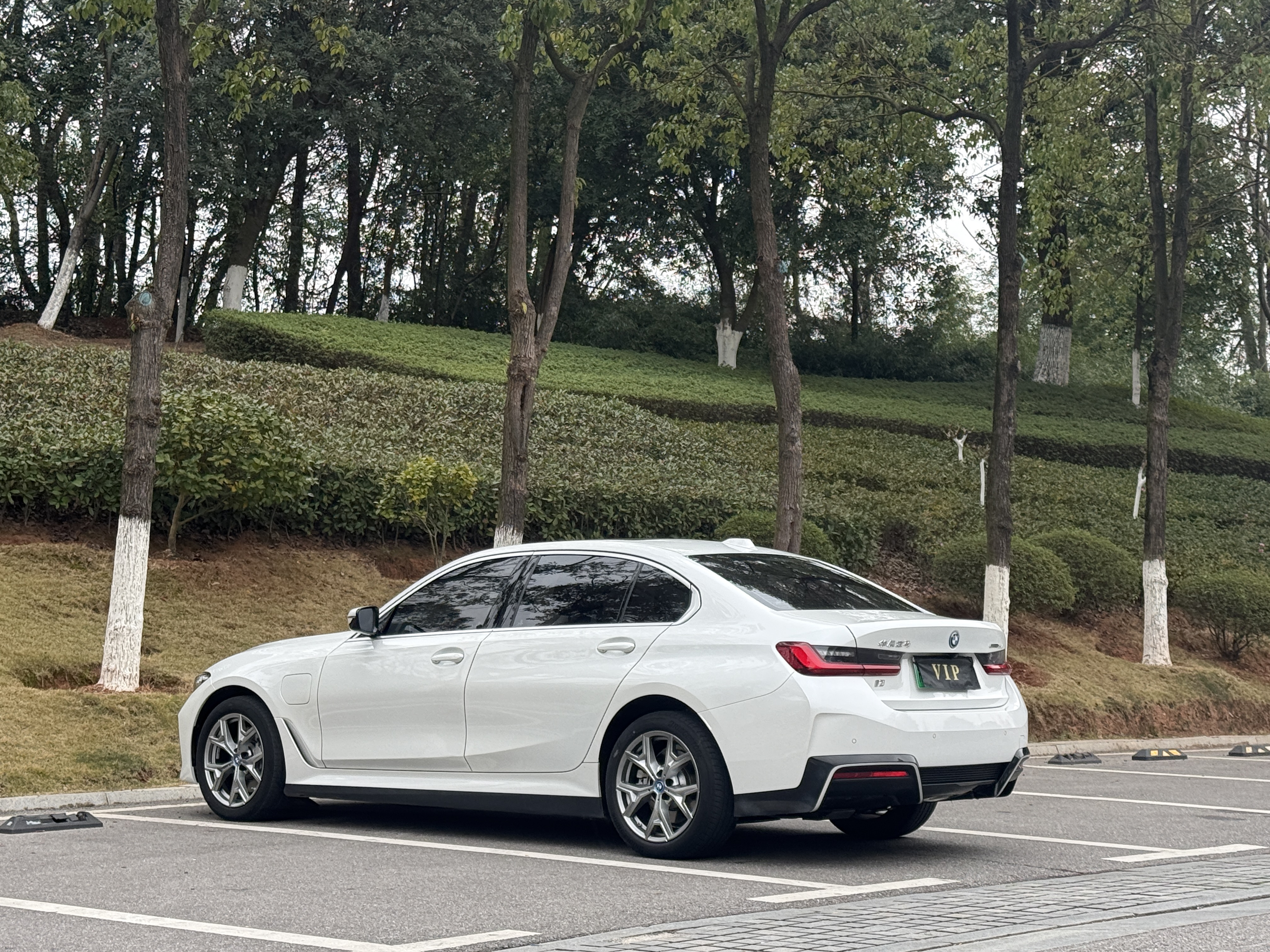 BMW i3 2023 car image #14