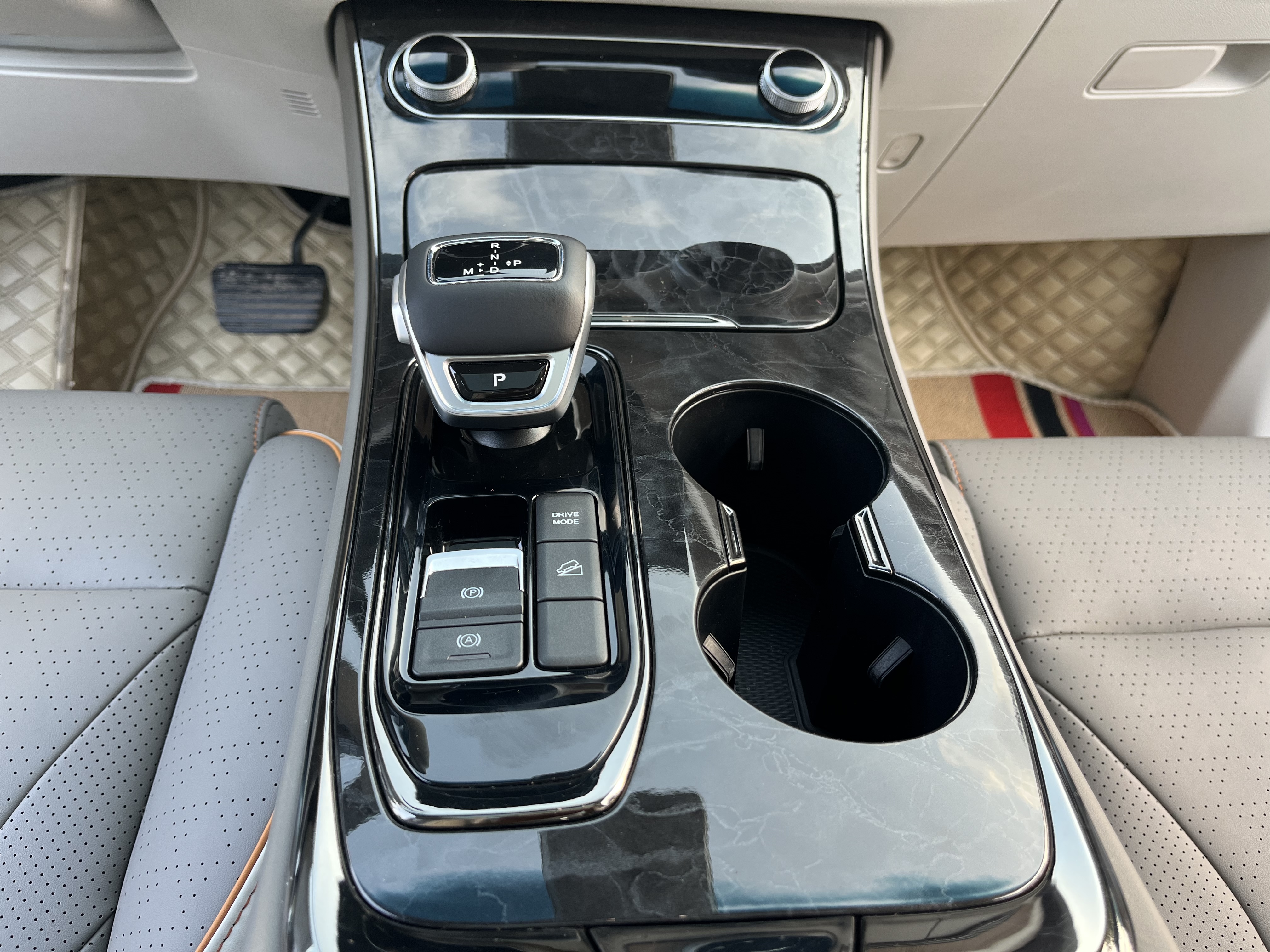 Forthing Yacht 2022 car image #14