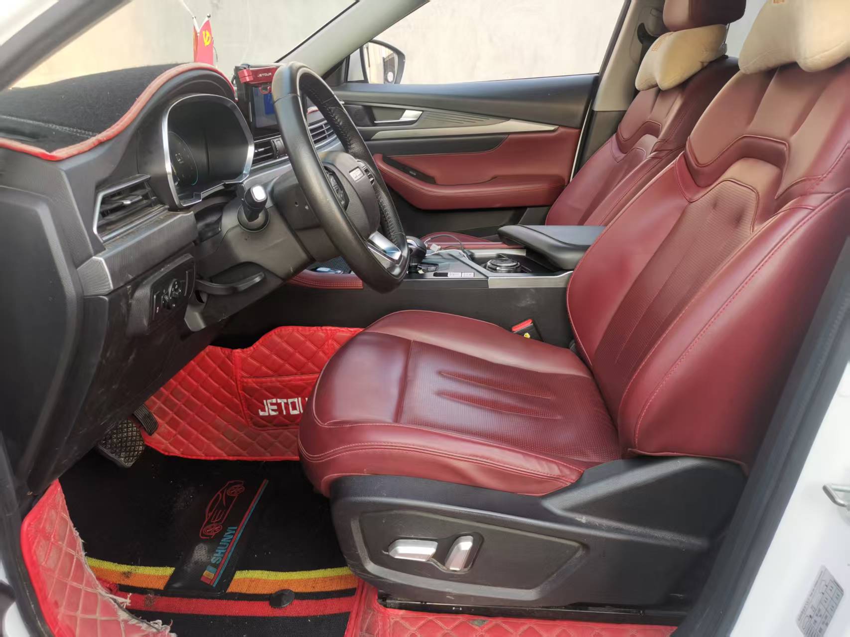 X70S 2022 car image #14