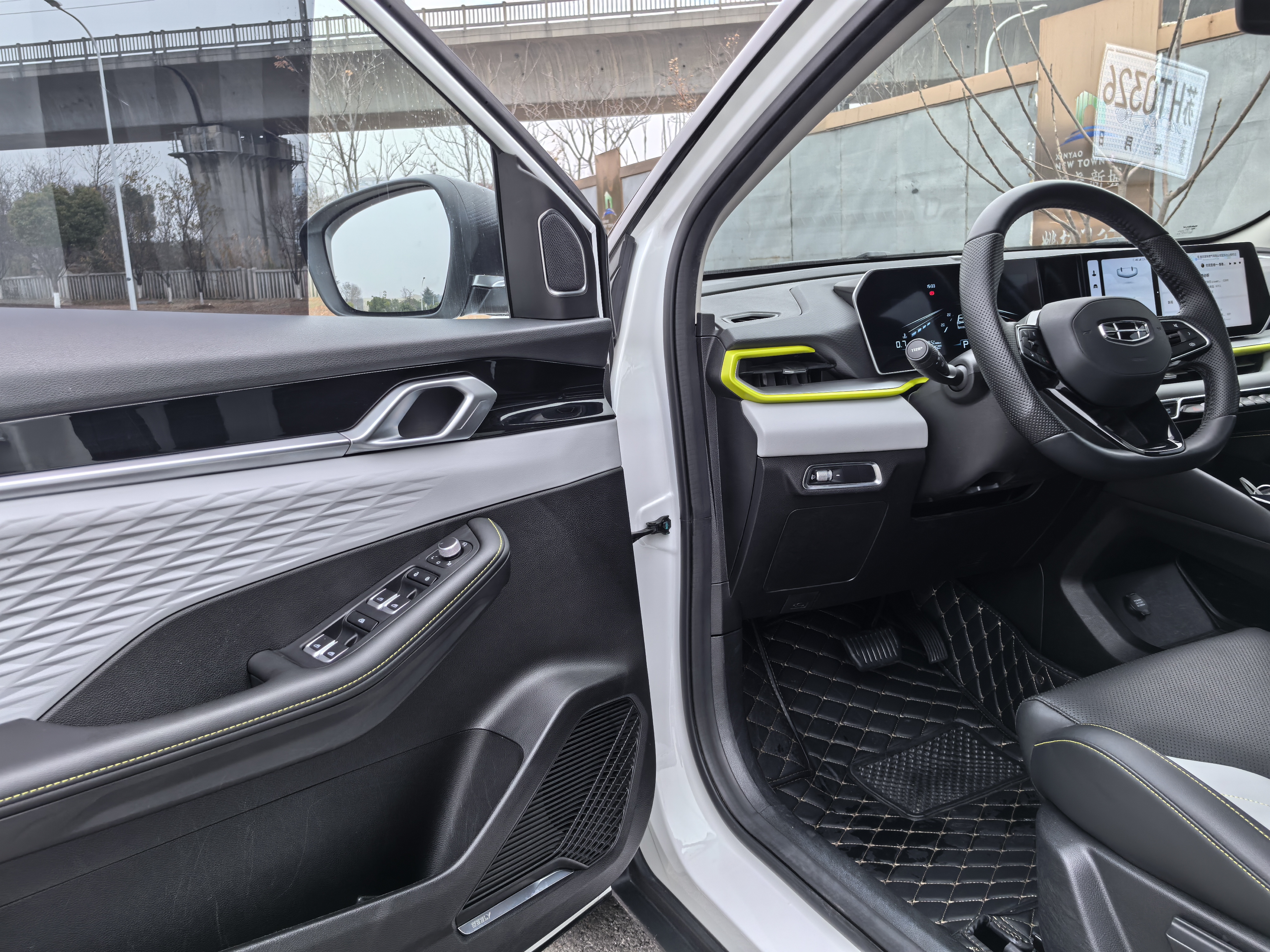 Coolray 2022 immagine di auto #14