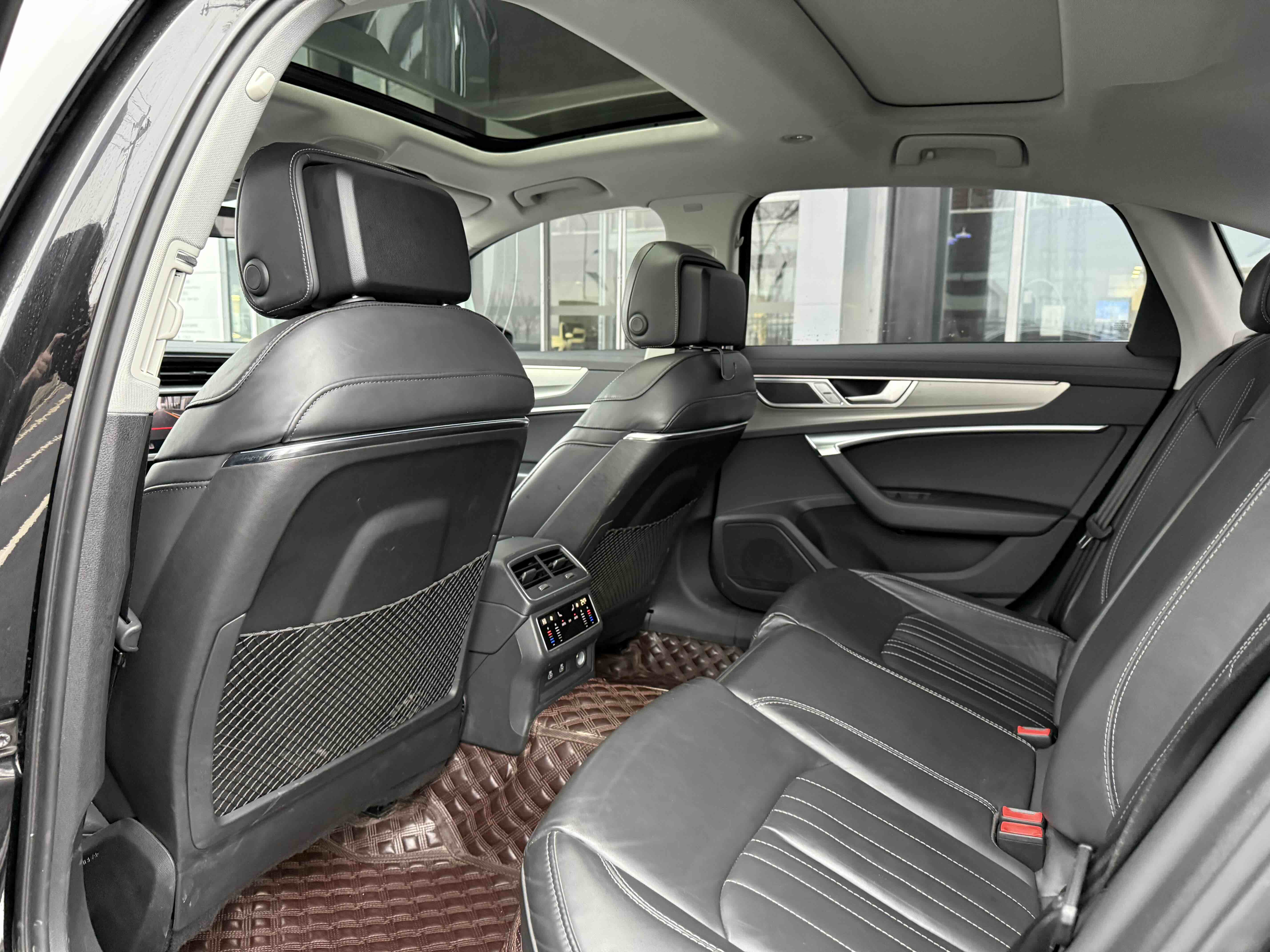 Audi A6L 2023 car image #14