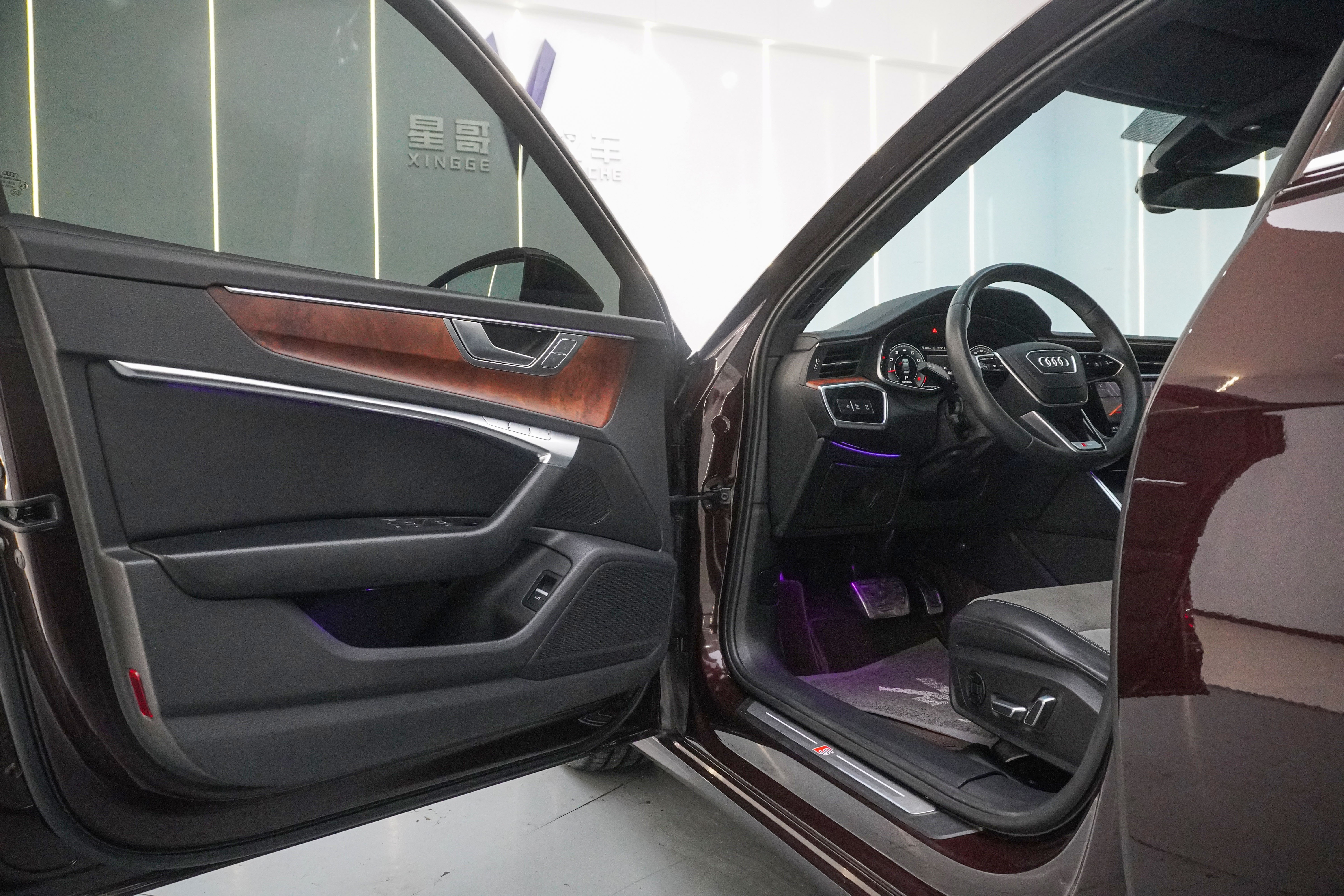 Audi A6L 2022 car image #14