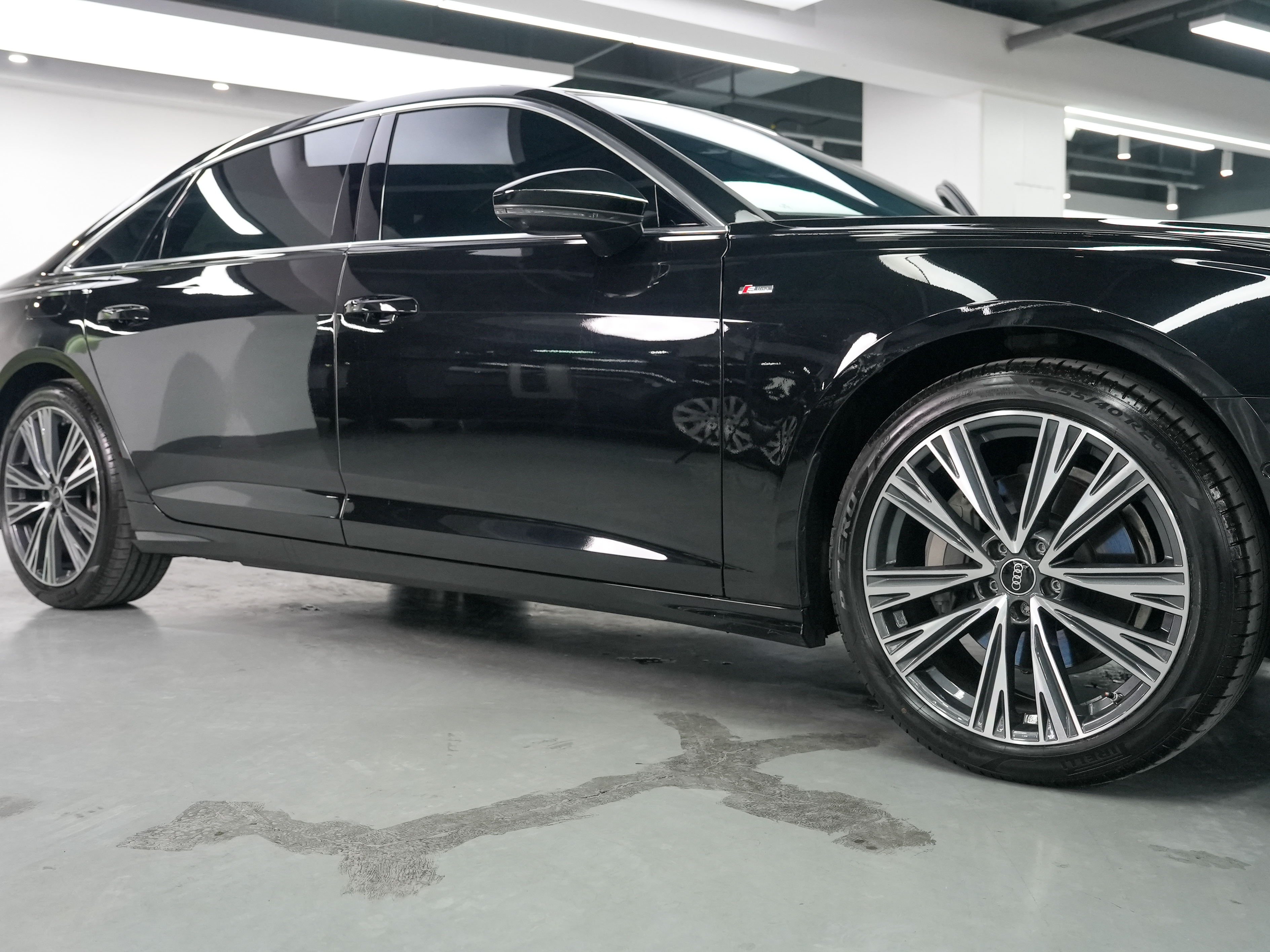 Audi A6L 2023 car image #14