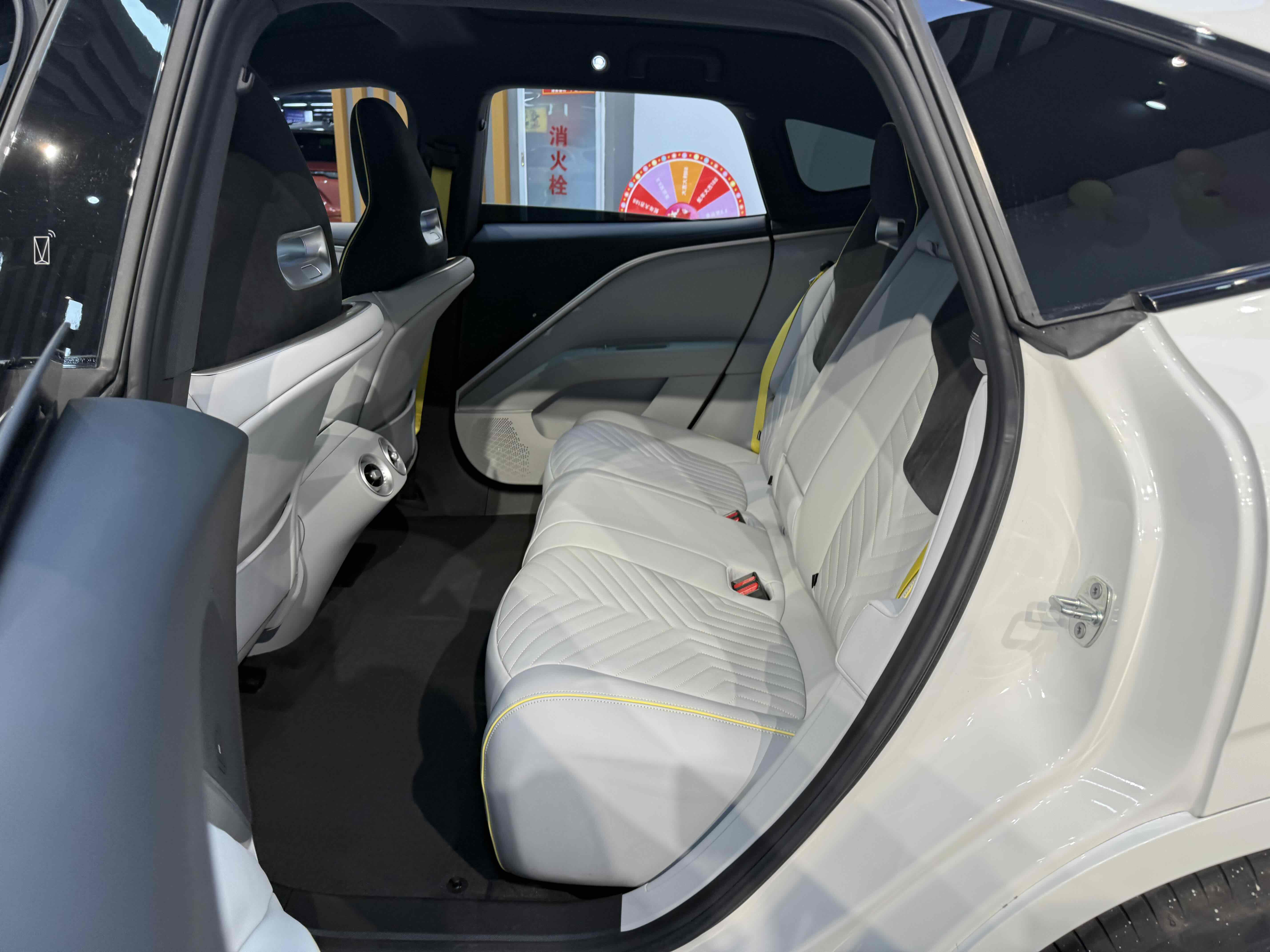 阿维塔 阿维塔11 2023 汽车图片 #14