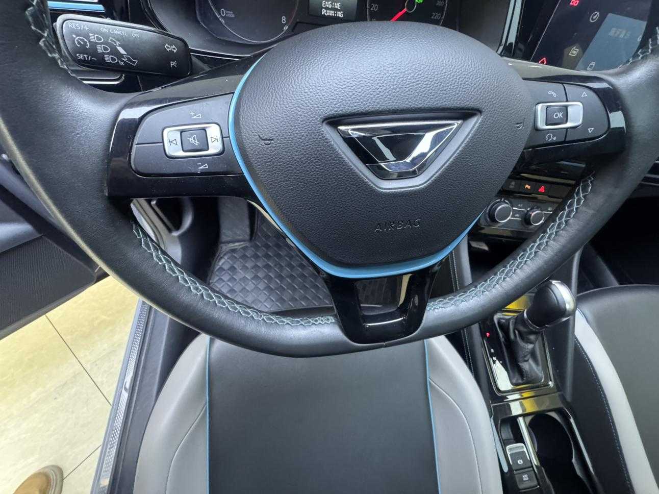 VS5 2023 car image #14