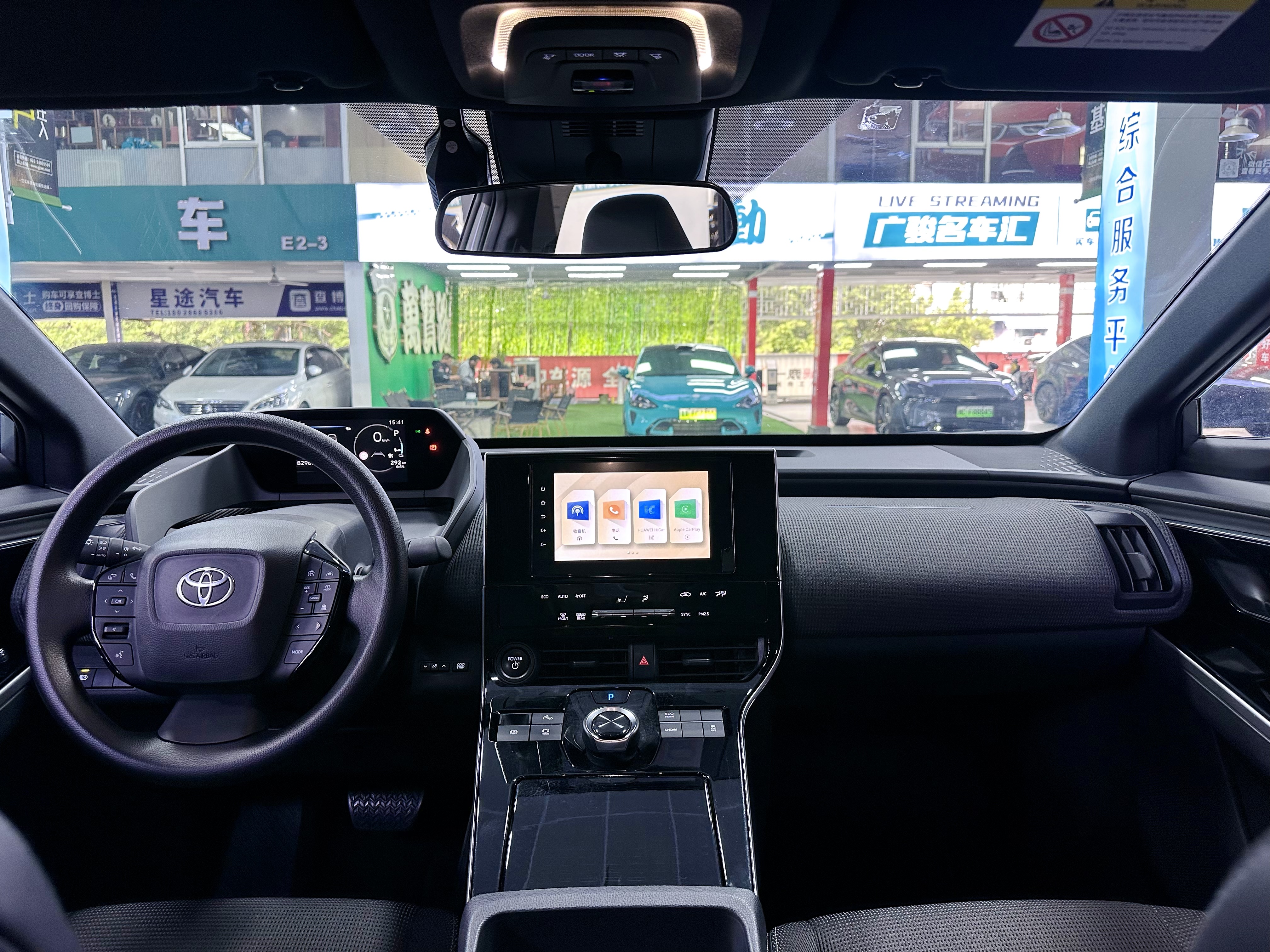 Toyota bZ4X 2023 immagine di auto #14