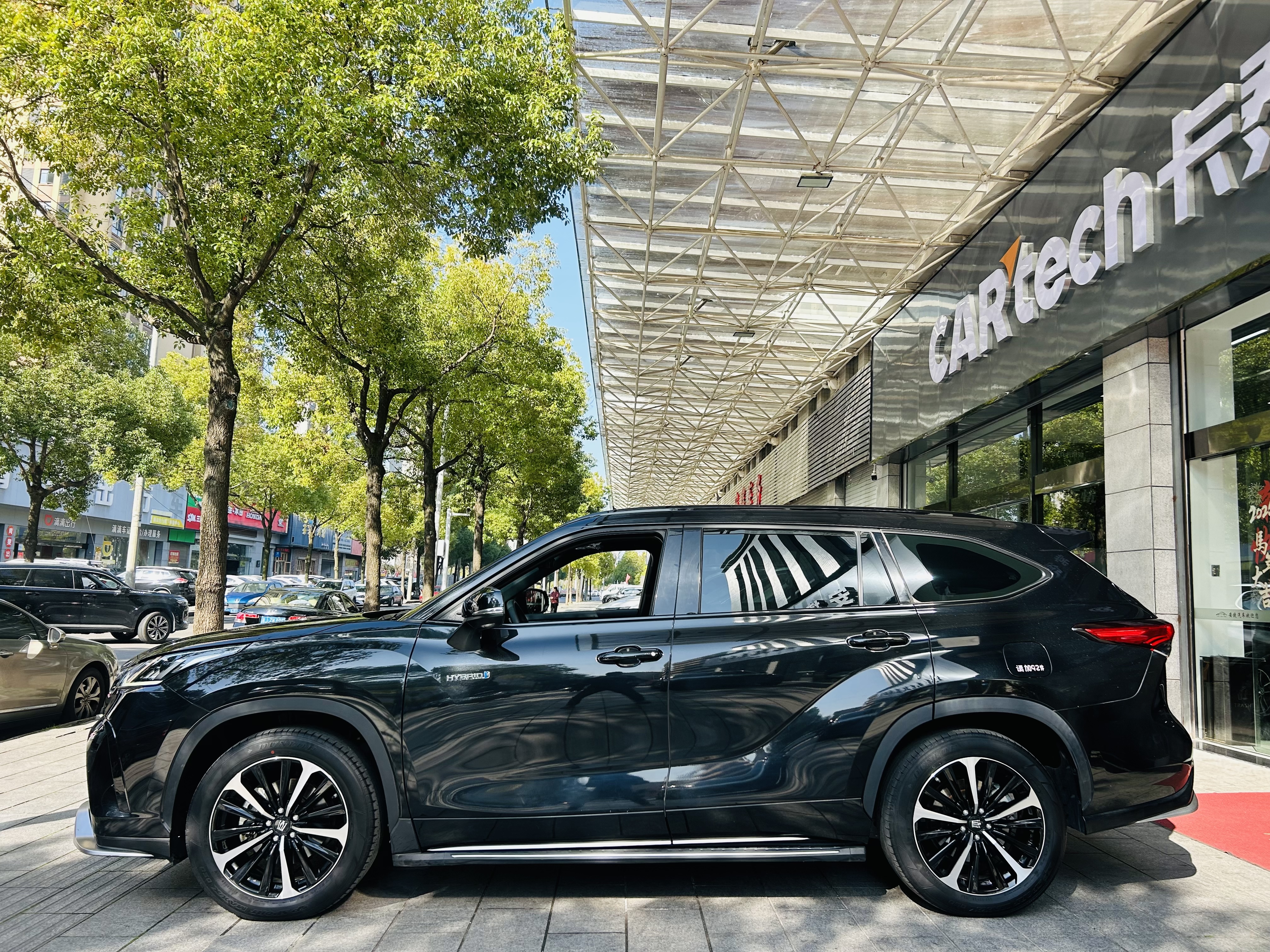 丰田 皇冠陆放 2023 汽车图片 #14