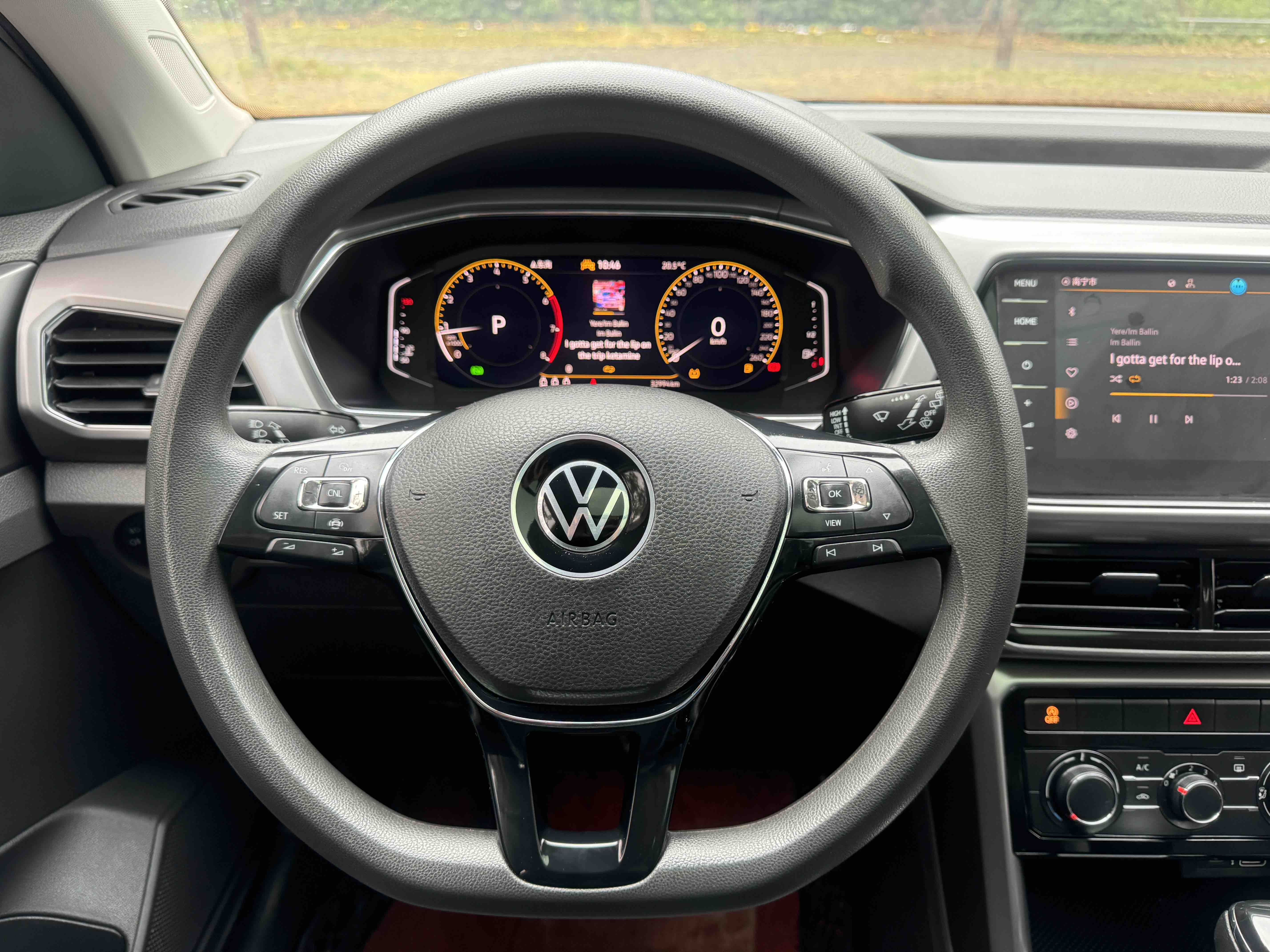 Volkswagen T-Cross 2023 car image #14