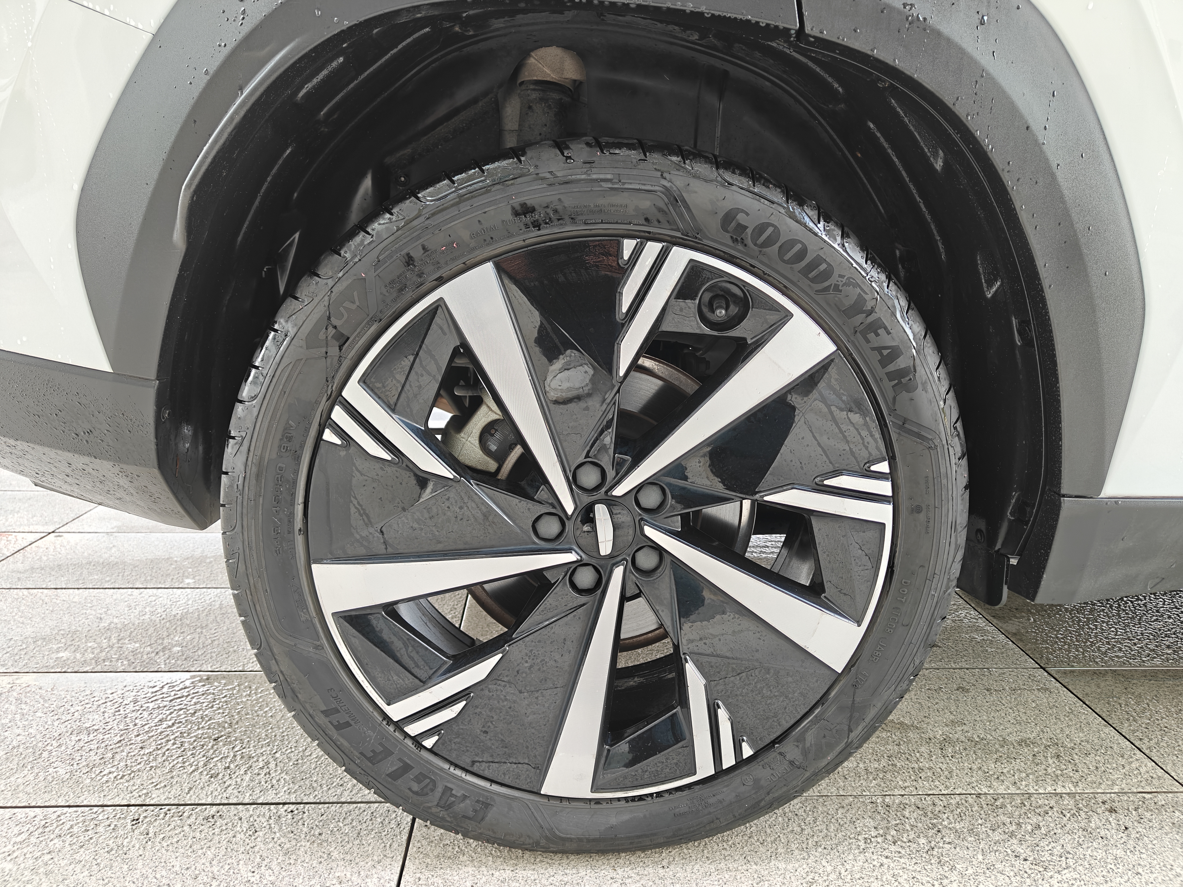 GEELY Boyue L 2023 car image #14