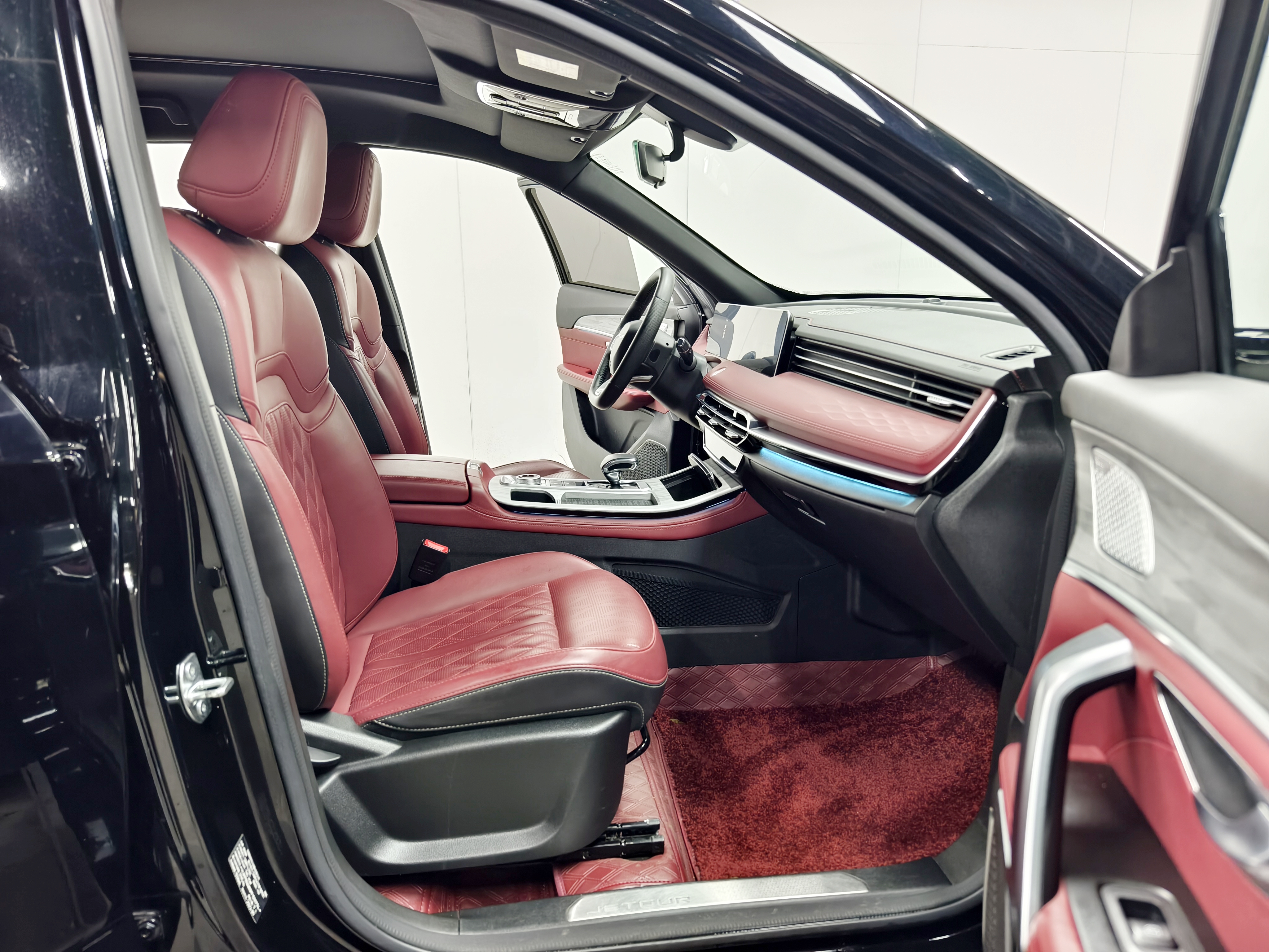 X70 PLUS 2023 #14 X70 PLUS 2023 car image #14