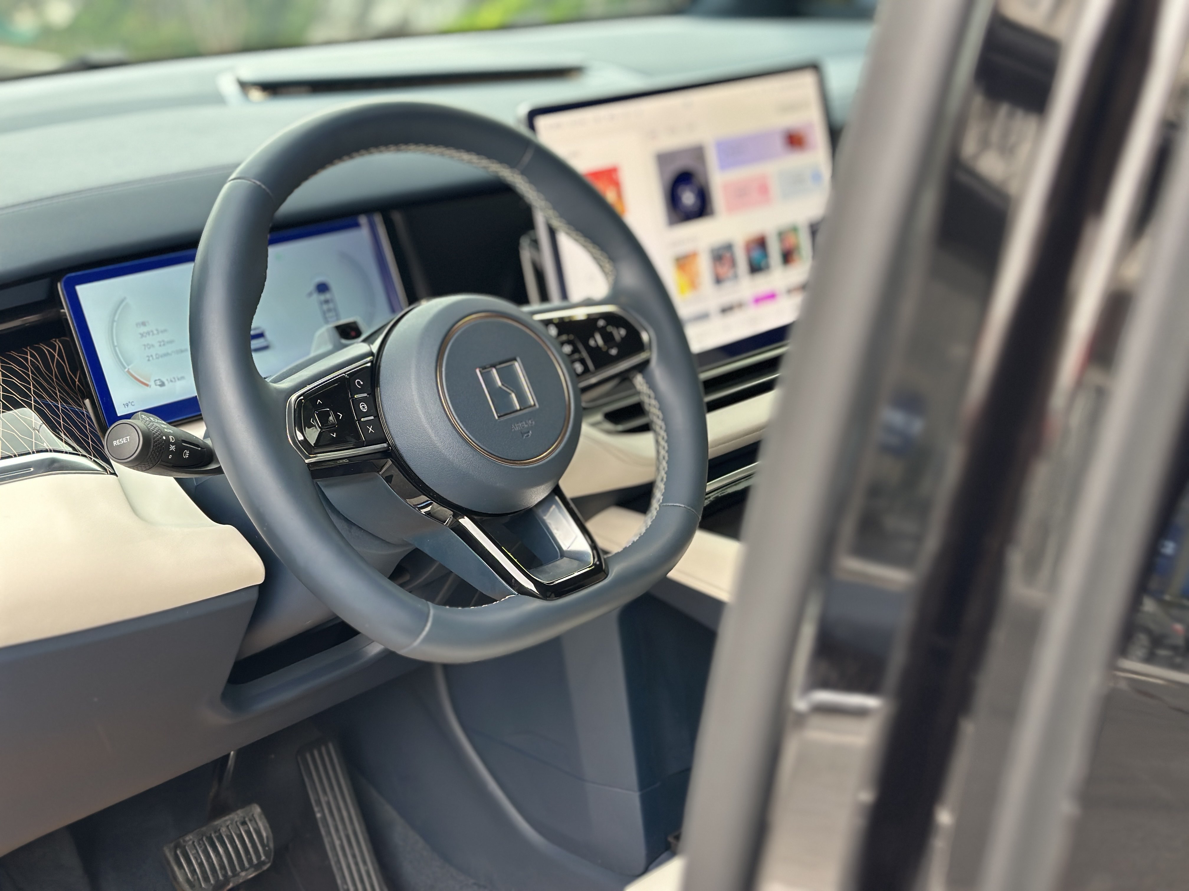 极氪 极氪009 2023 汽车图片 #14