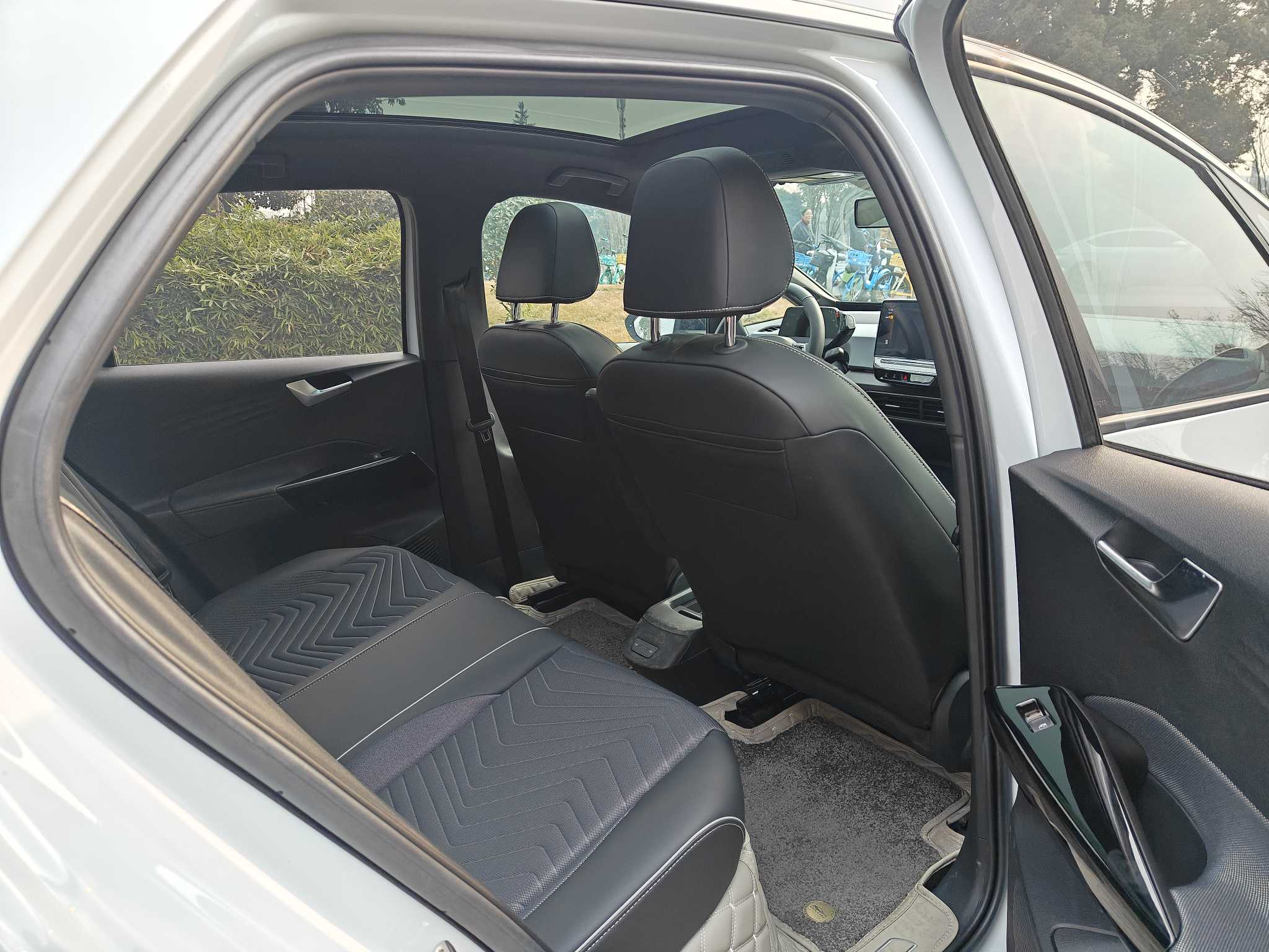 Volkswagen ID.3 2023 immagine di auto #14