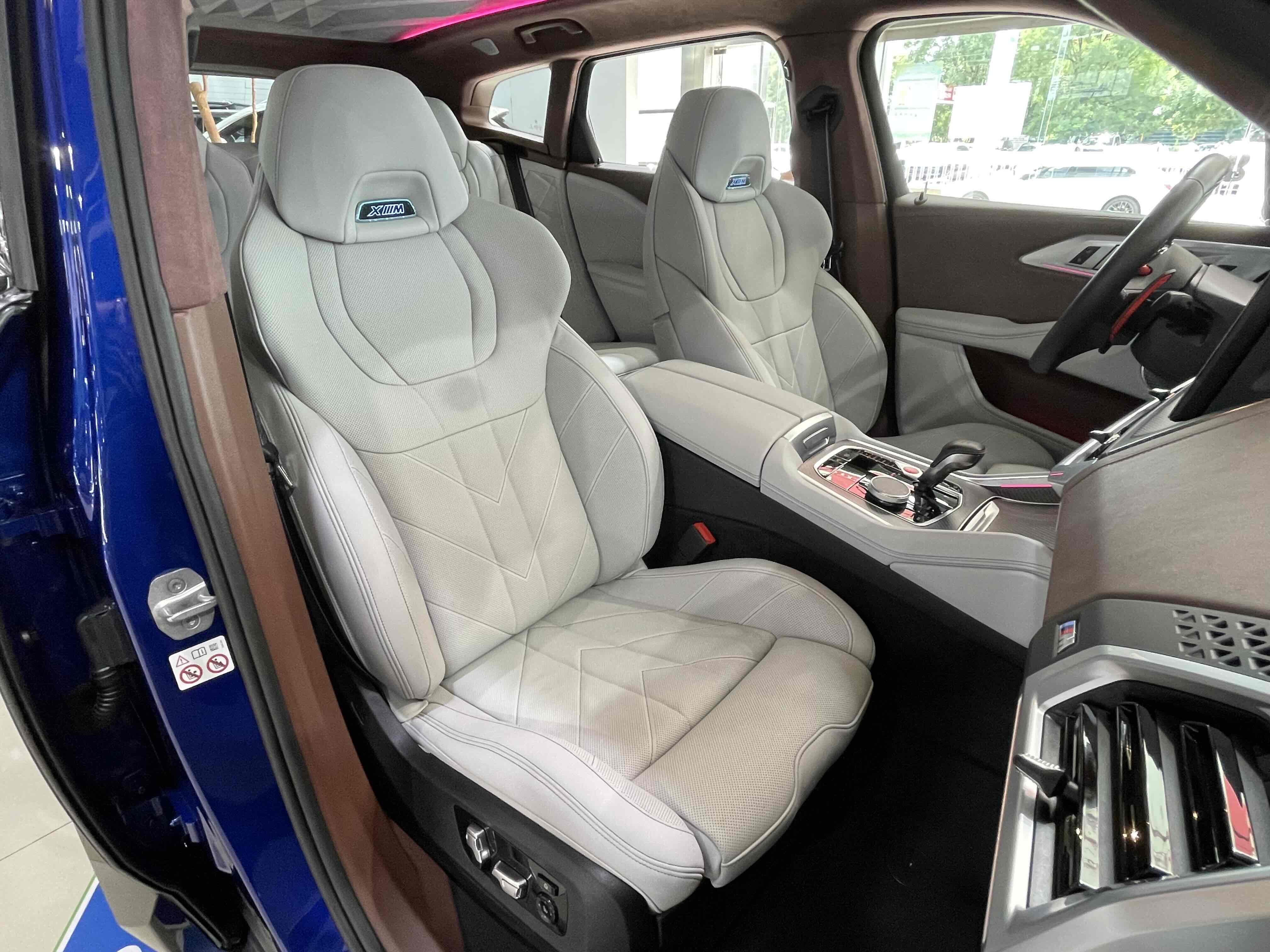 BMW XM 2024 car image #14