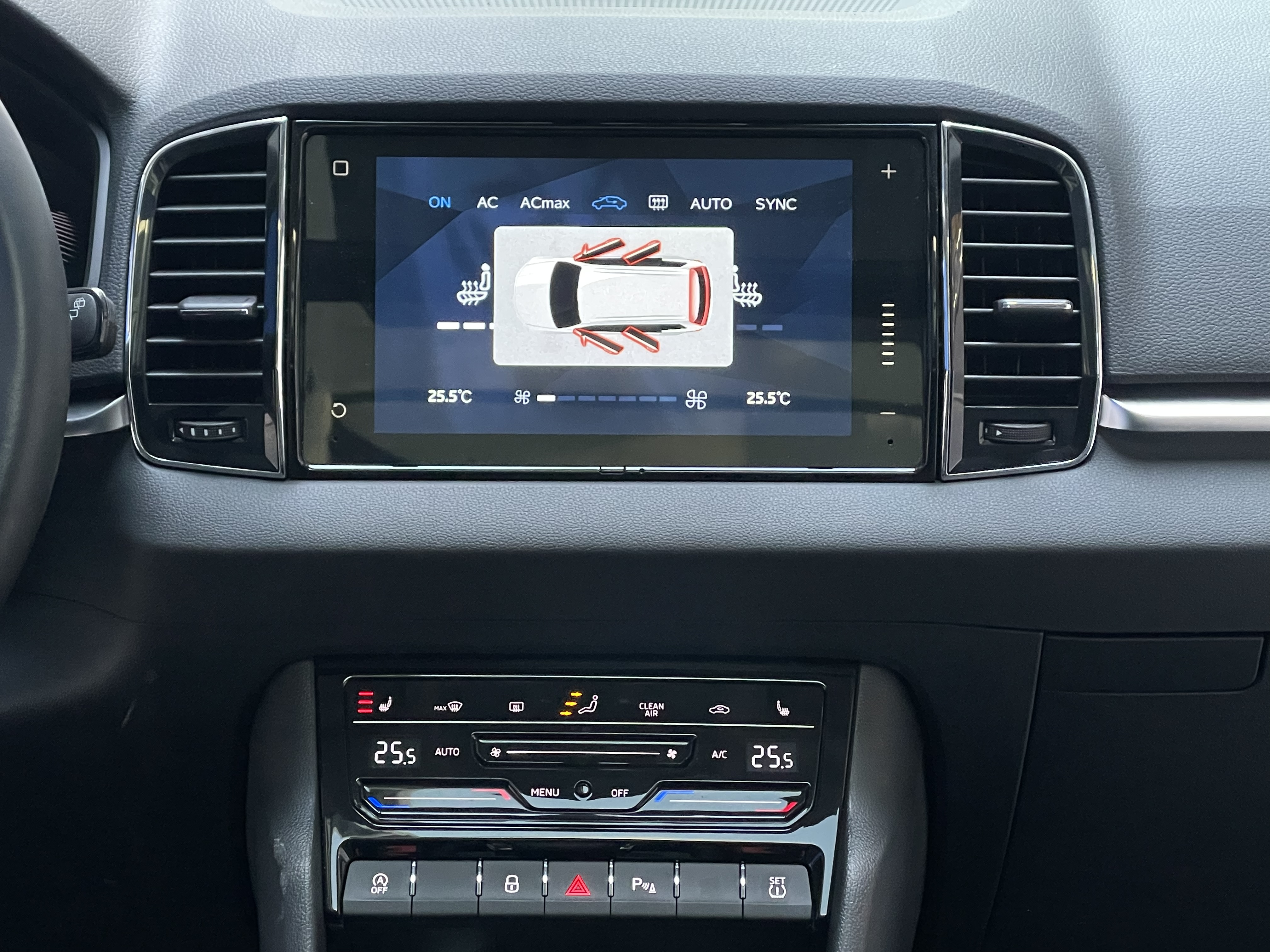 Skoda Karoq 2023 изображение автомобиля #14