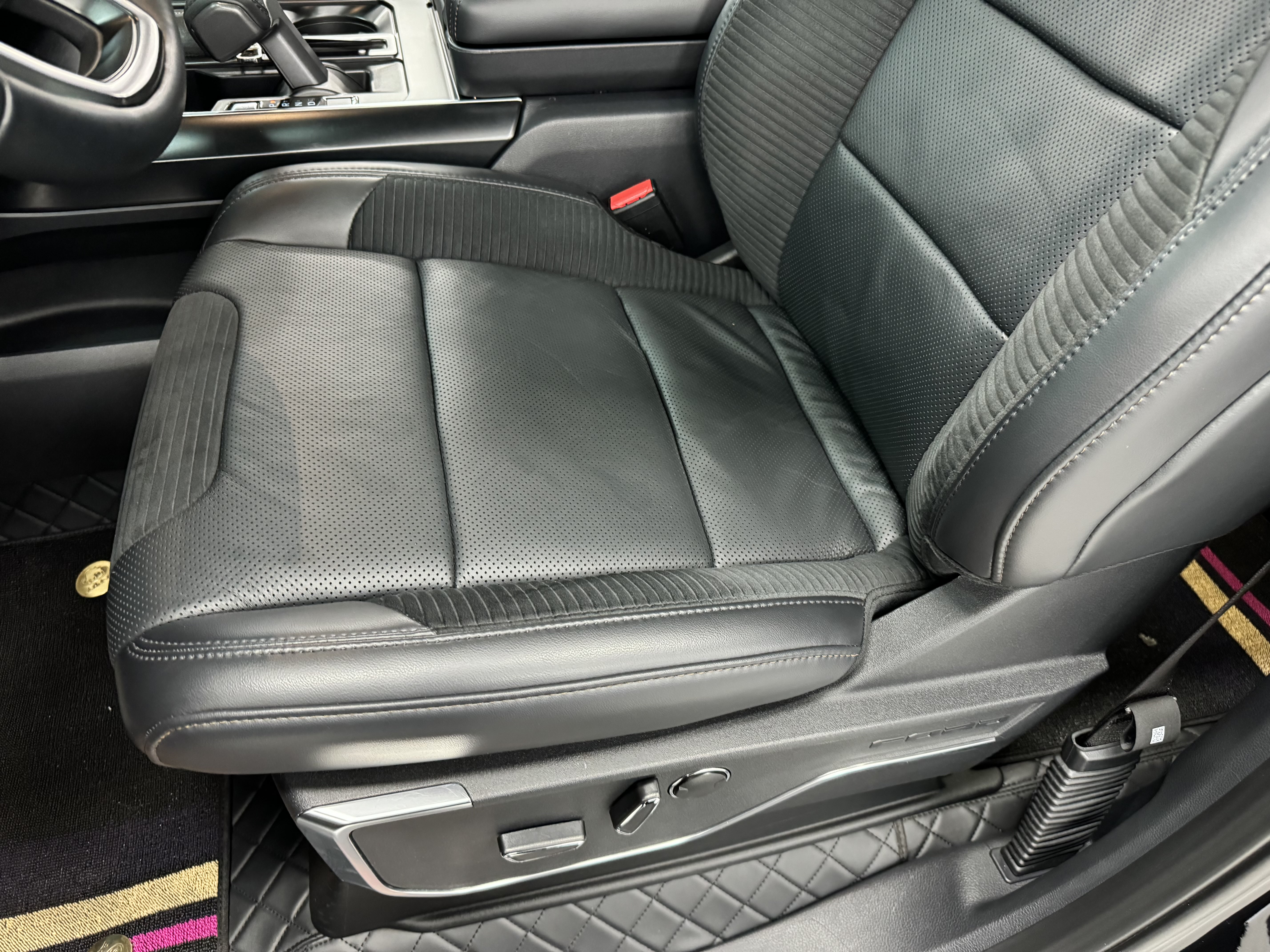 Ford F-150 Raptor 2023 car image #14