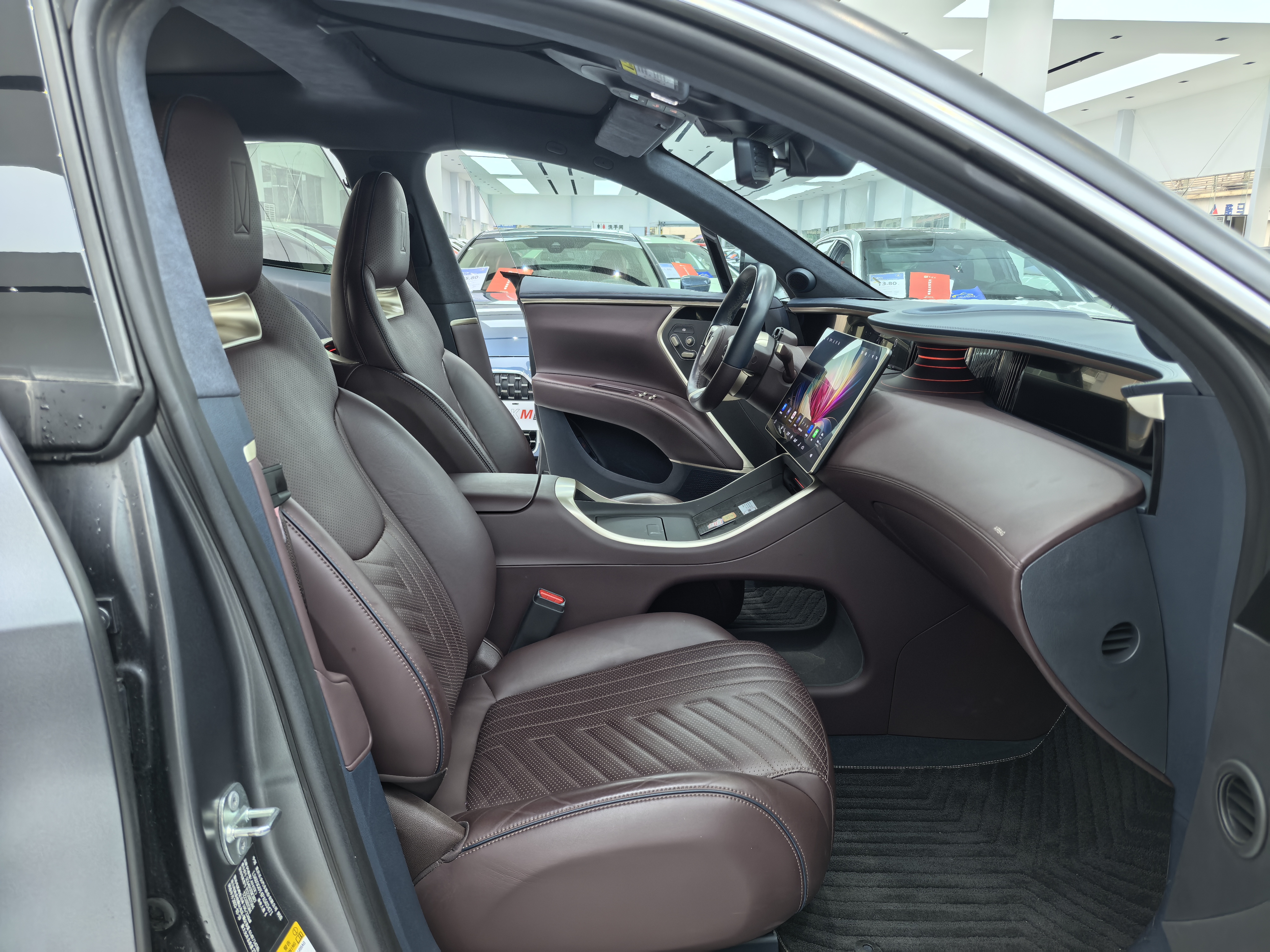 Avatr 11 2023 immagine di auto #14