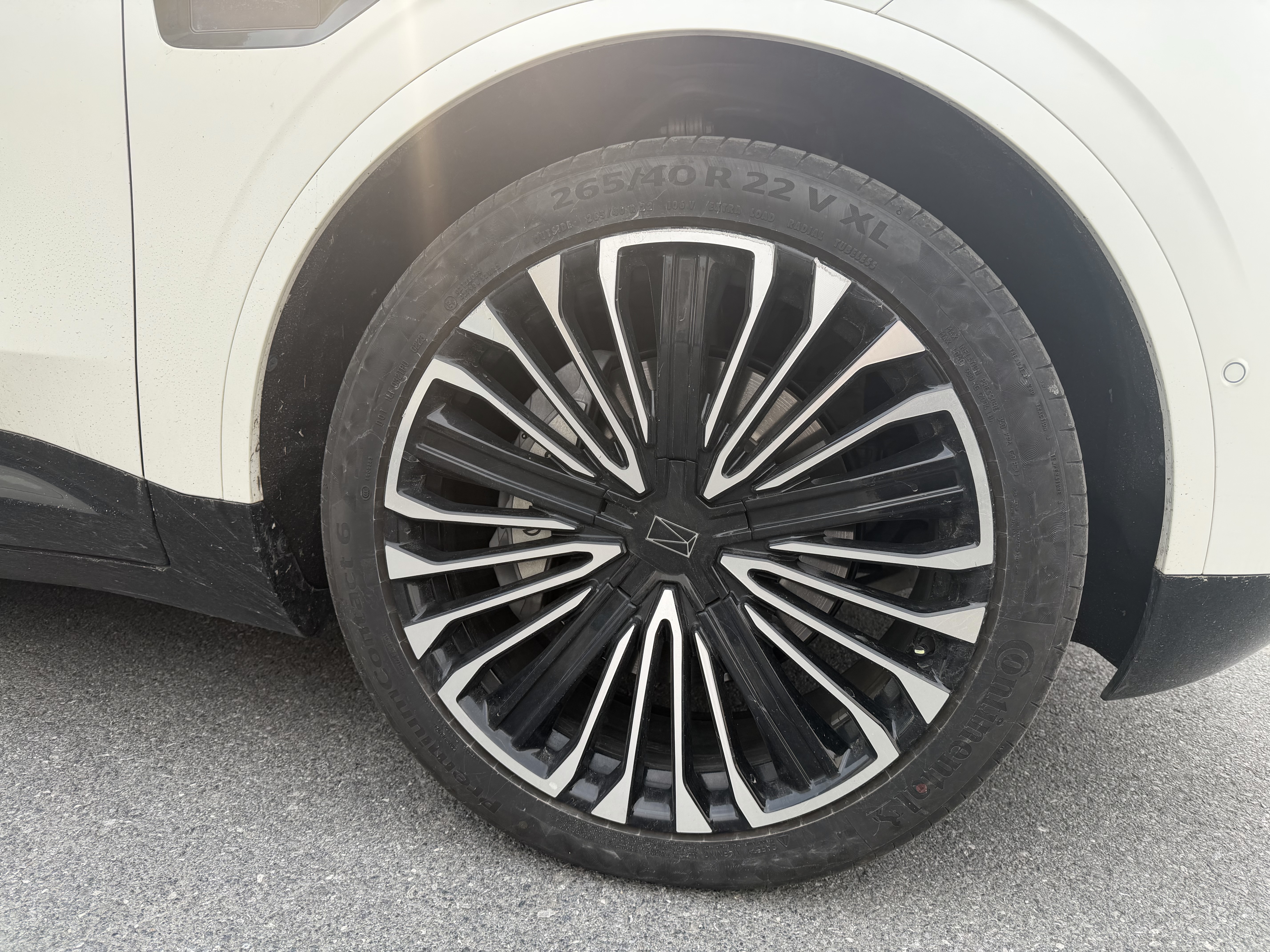 Avatr 11 2023 car image #14