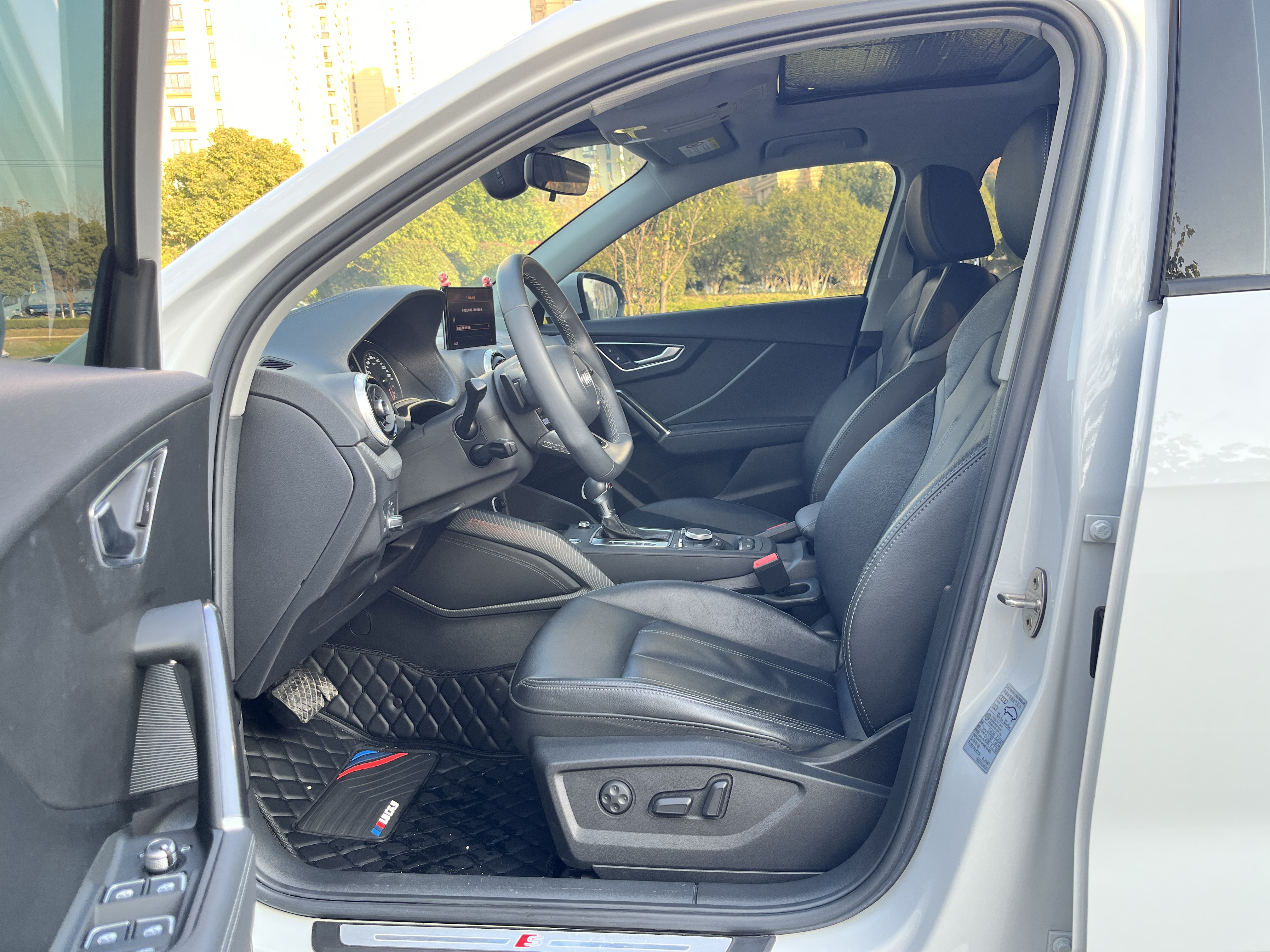 Q2L 2023 #14 Q2L 2023 car image #14