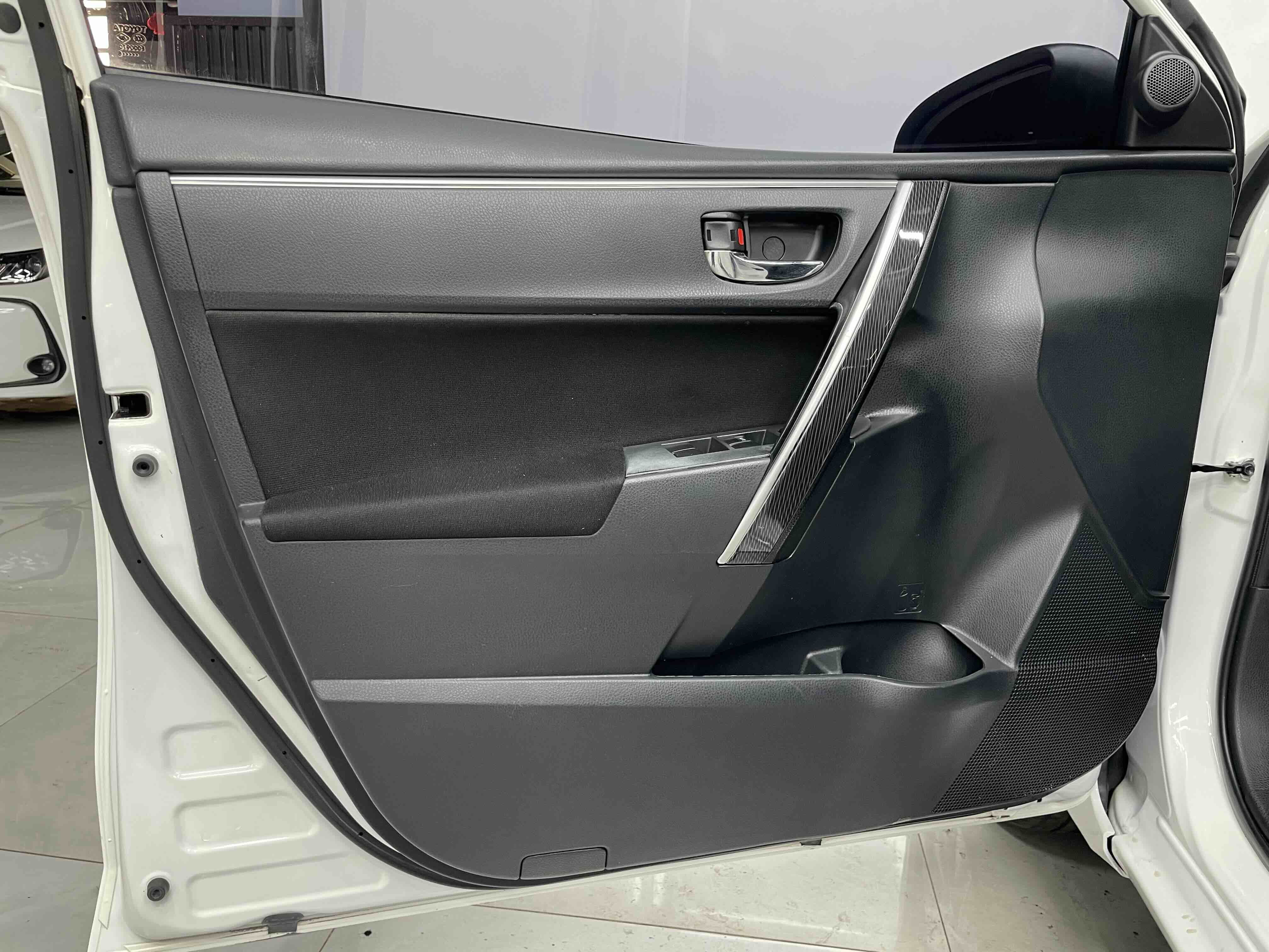 Corolla 2016 car image #14