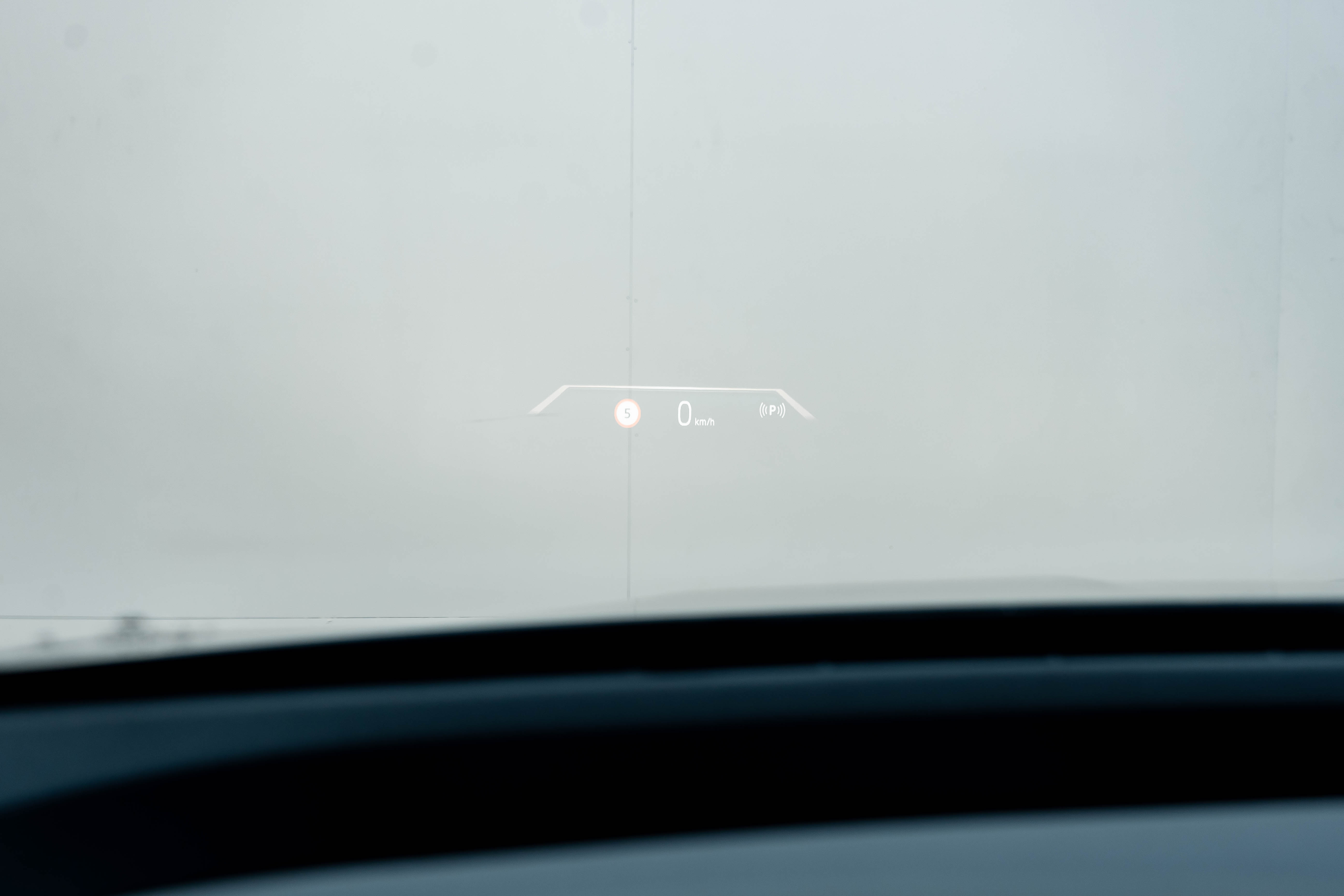 BMW iX 2024 car image #14