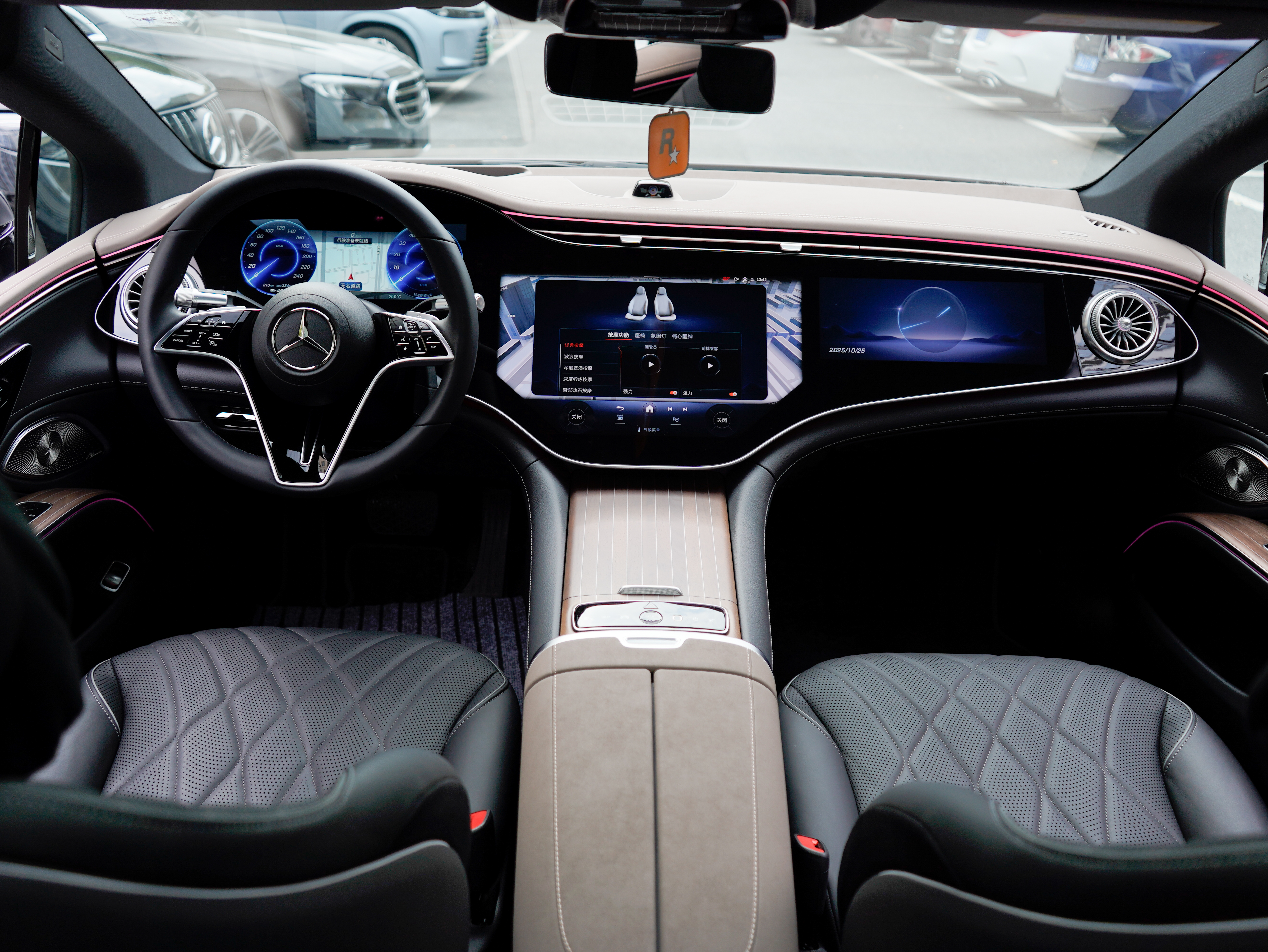 Mercedes-Benz EQS Class 2024 car image #14