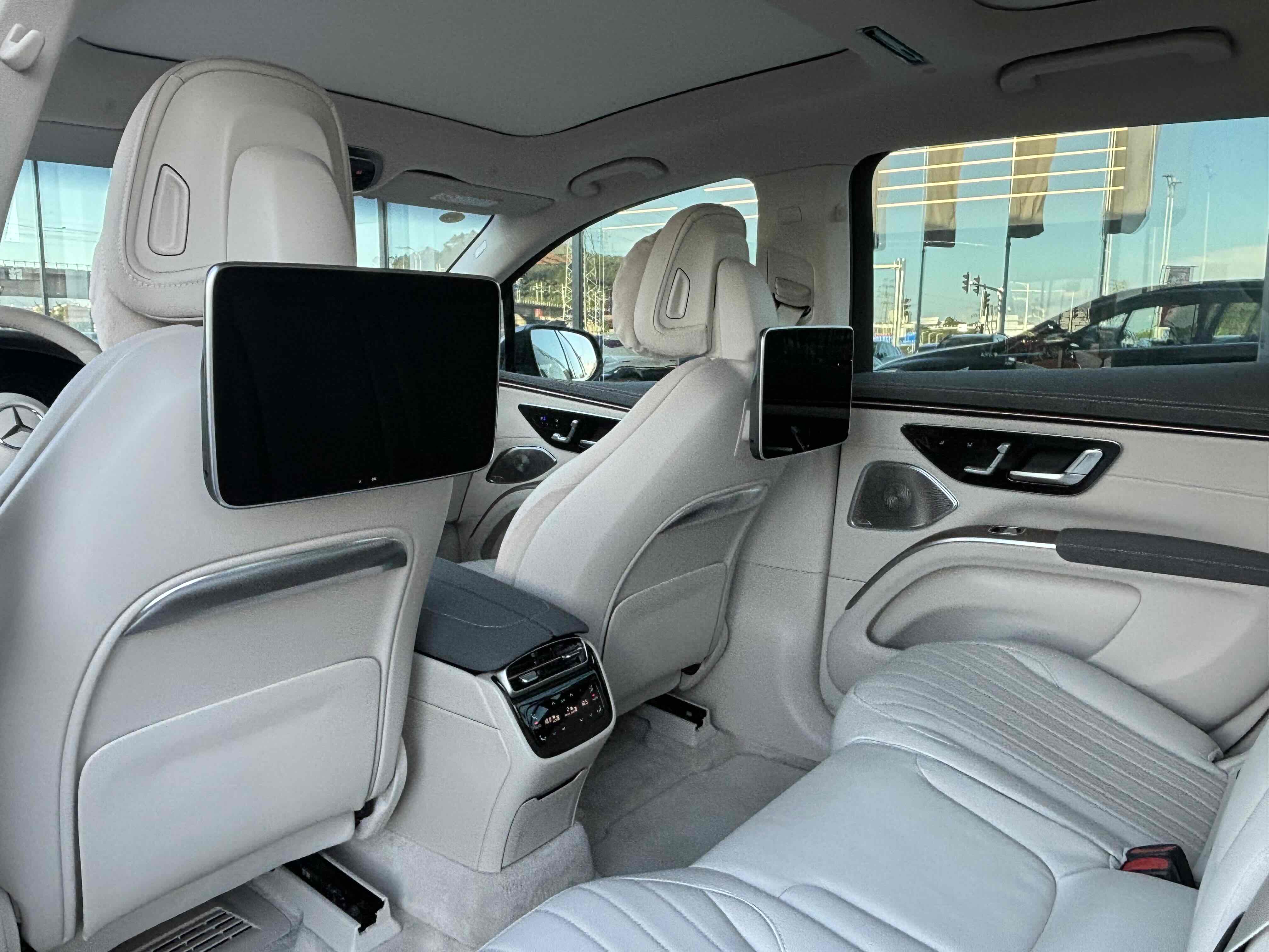 Mercedes-Benz EQS SUV 2025 car image #14