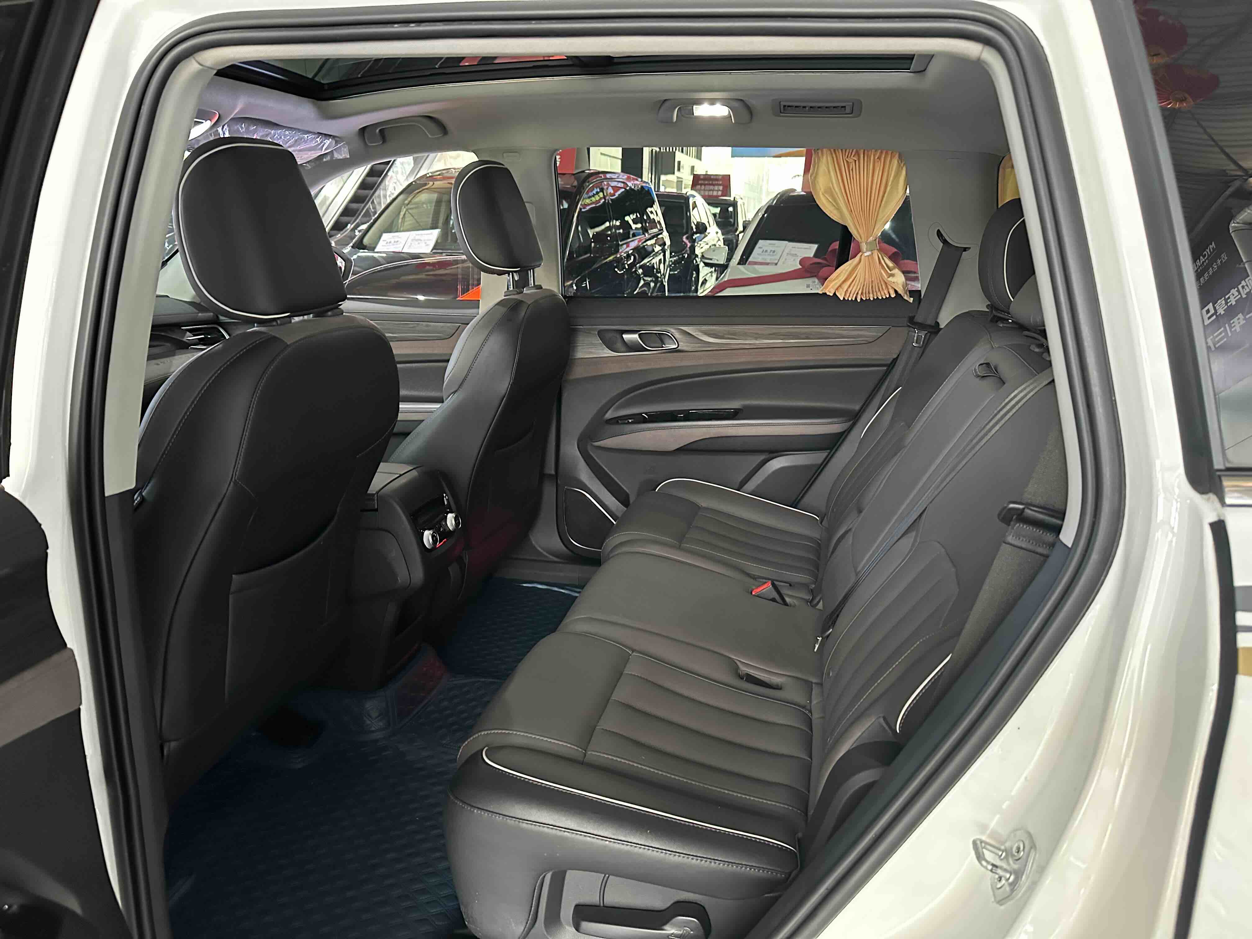 Ford Equator 2023 car image #14