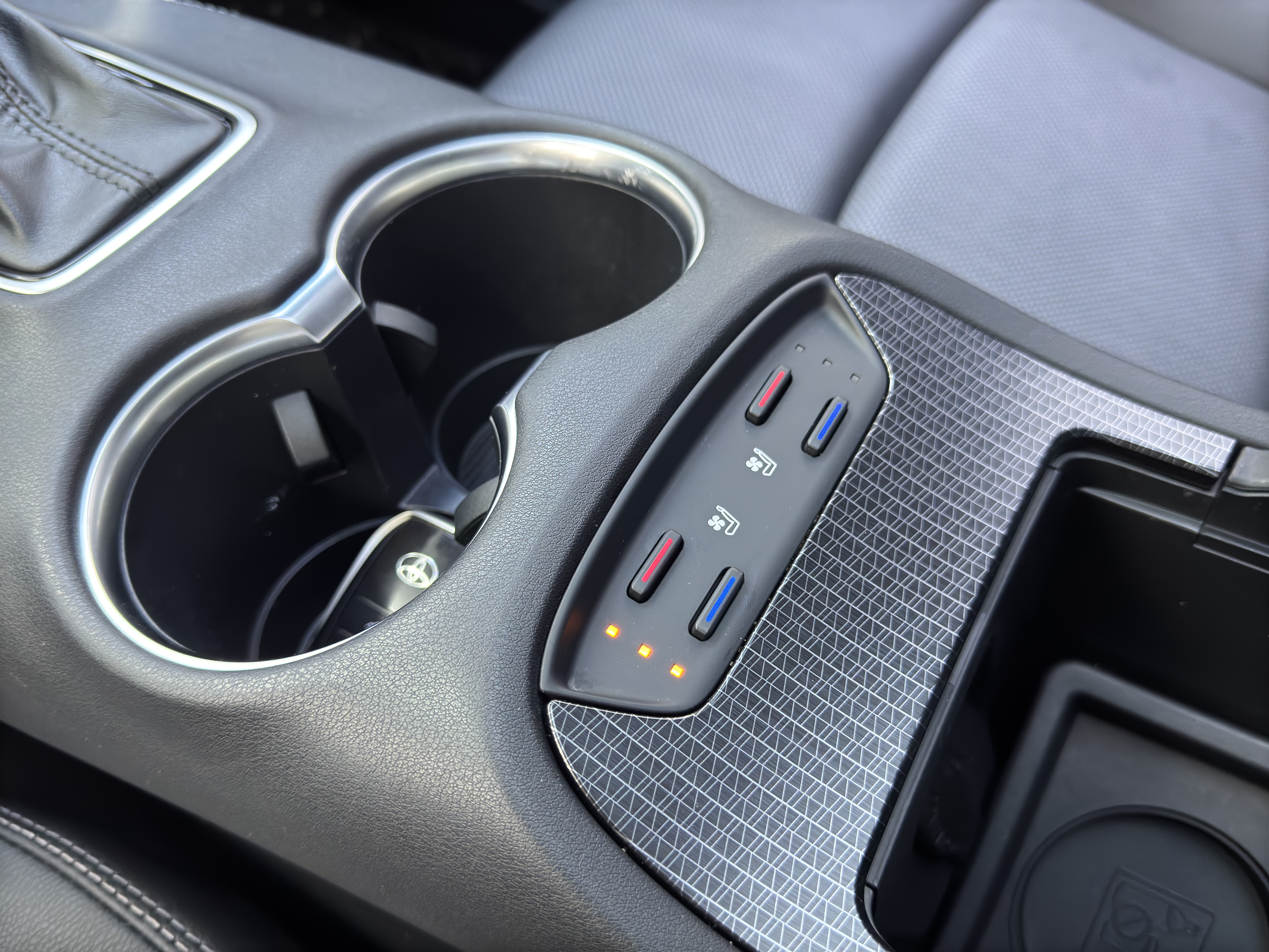 Toyota Venza 2024 immagine di auto #14