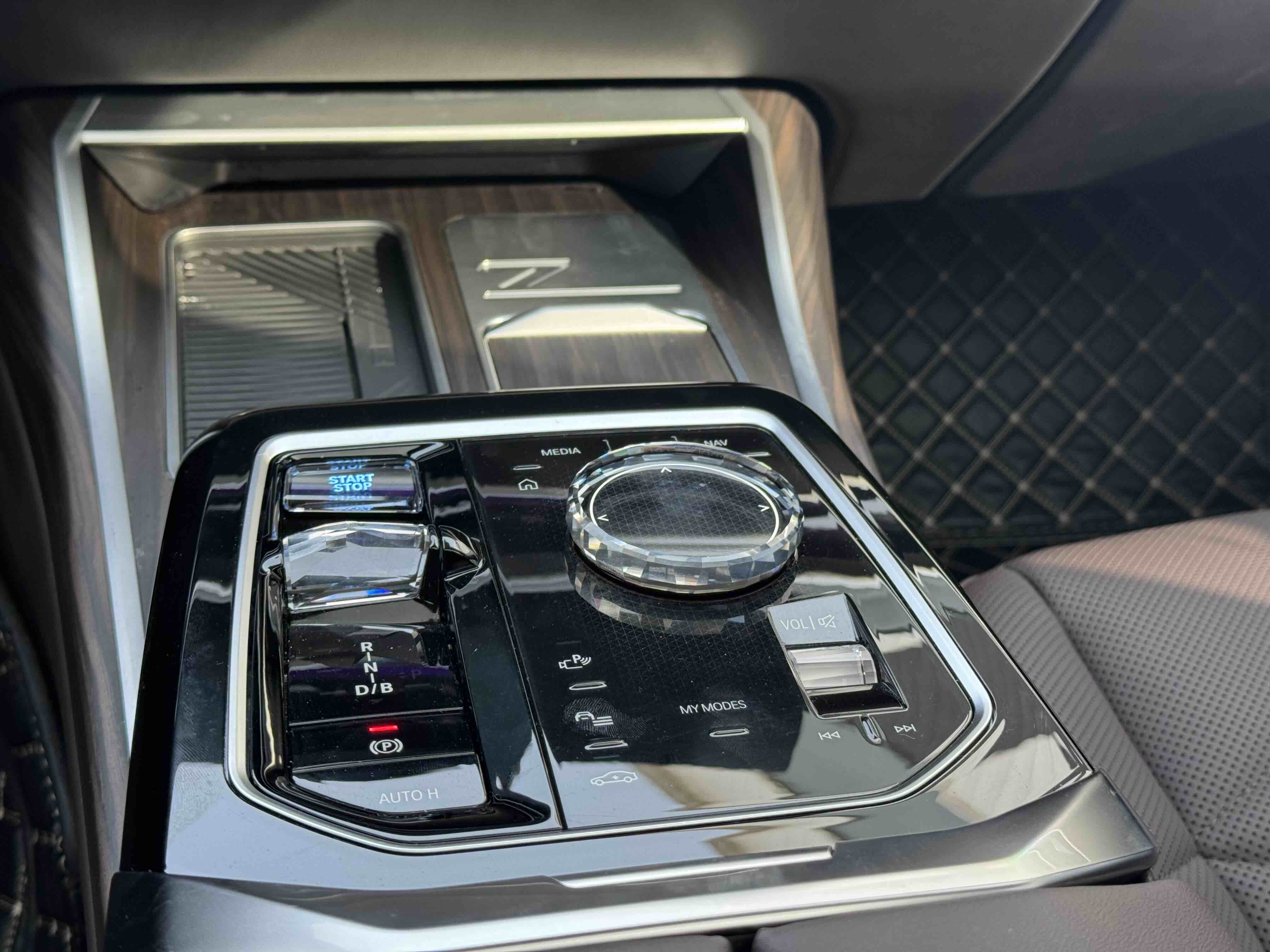BMW i7 2023 #14 BMW i7 2023 car image #14