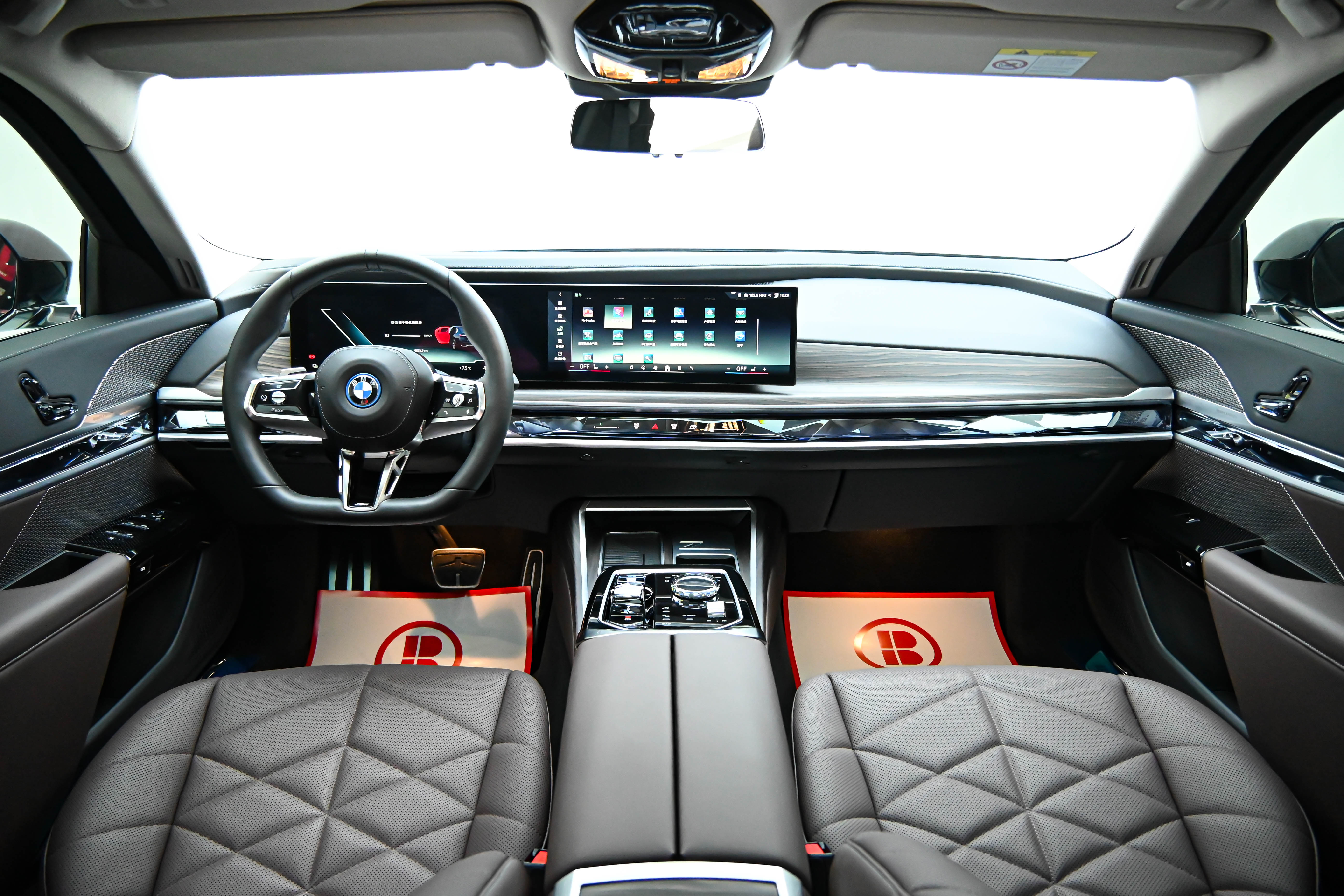 BMW i7 2024 #14 BMW i7 2024 car image #14