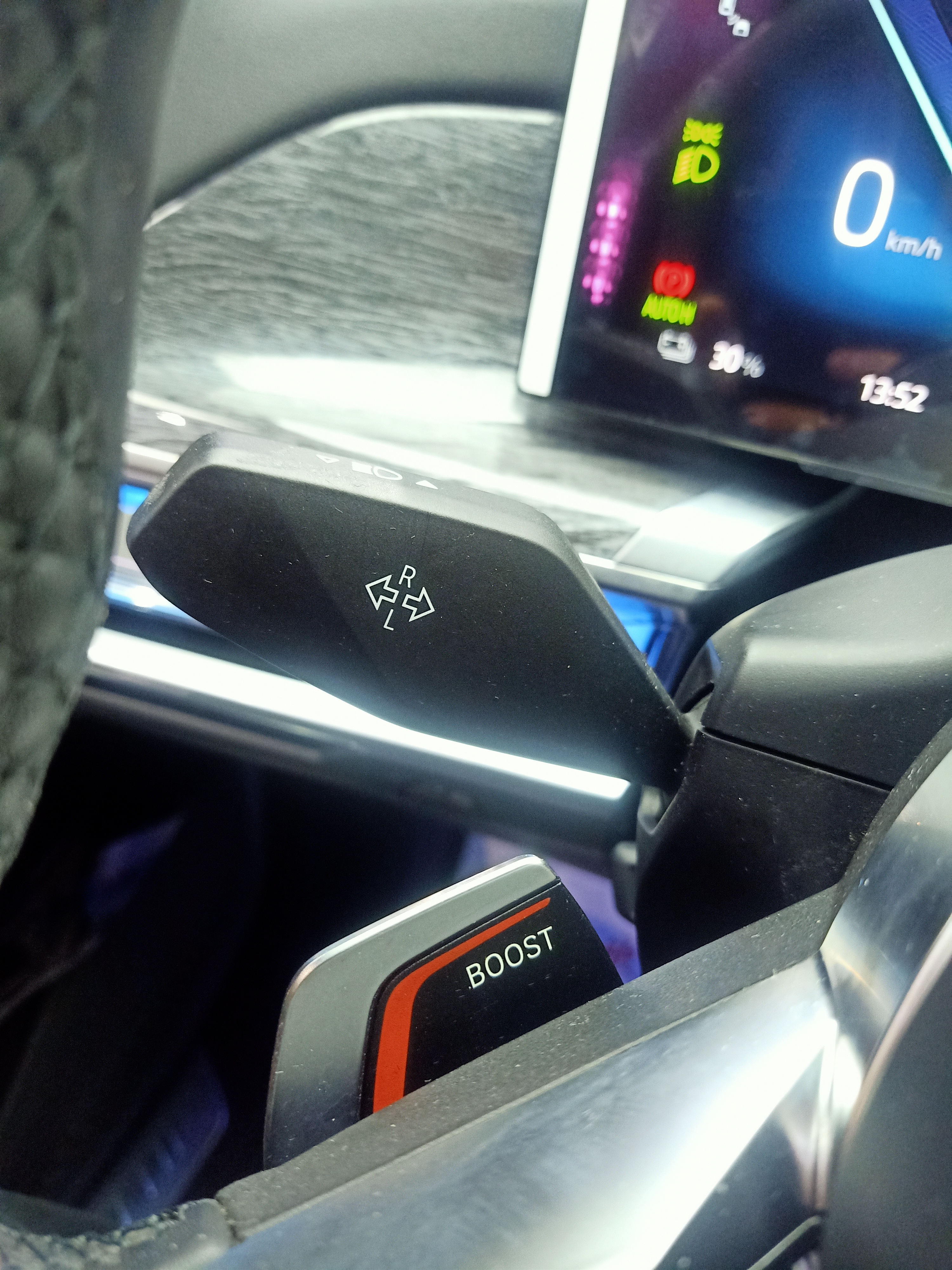 BMW i7 2023 car image #14