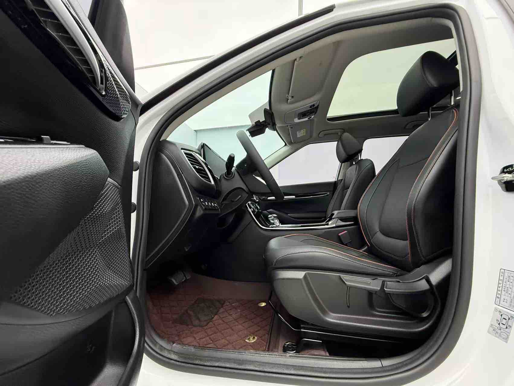 Kia Seltos 2023 imagen de coche #14