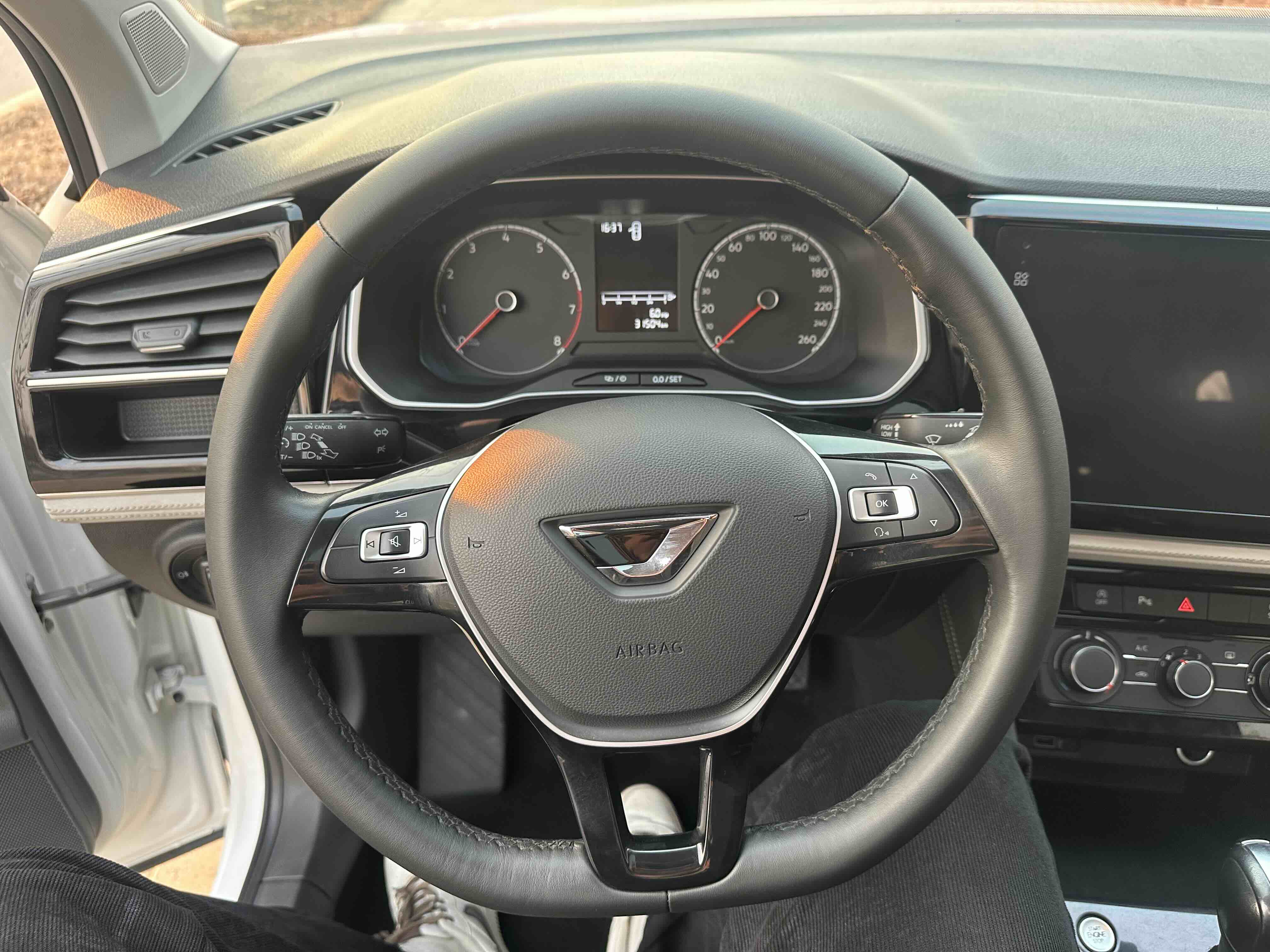 VS5 2022 car image #14